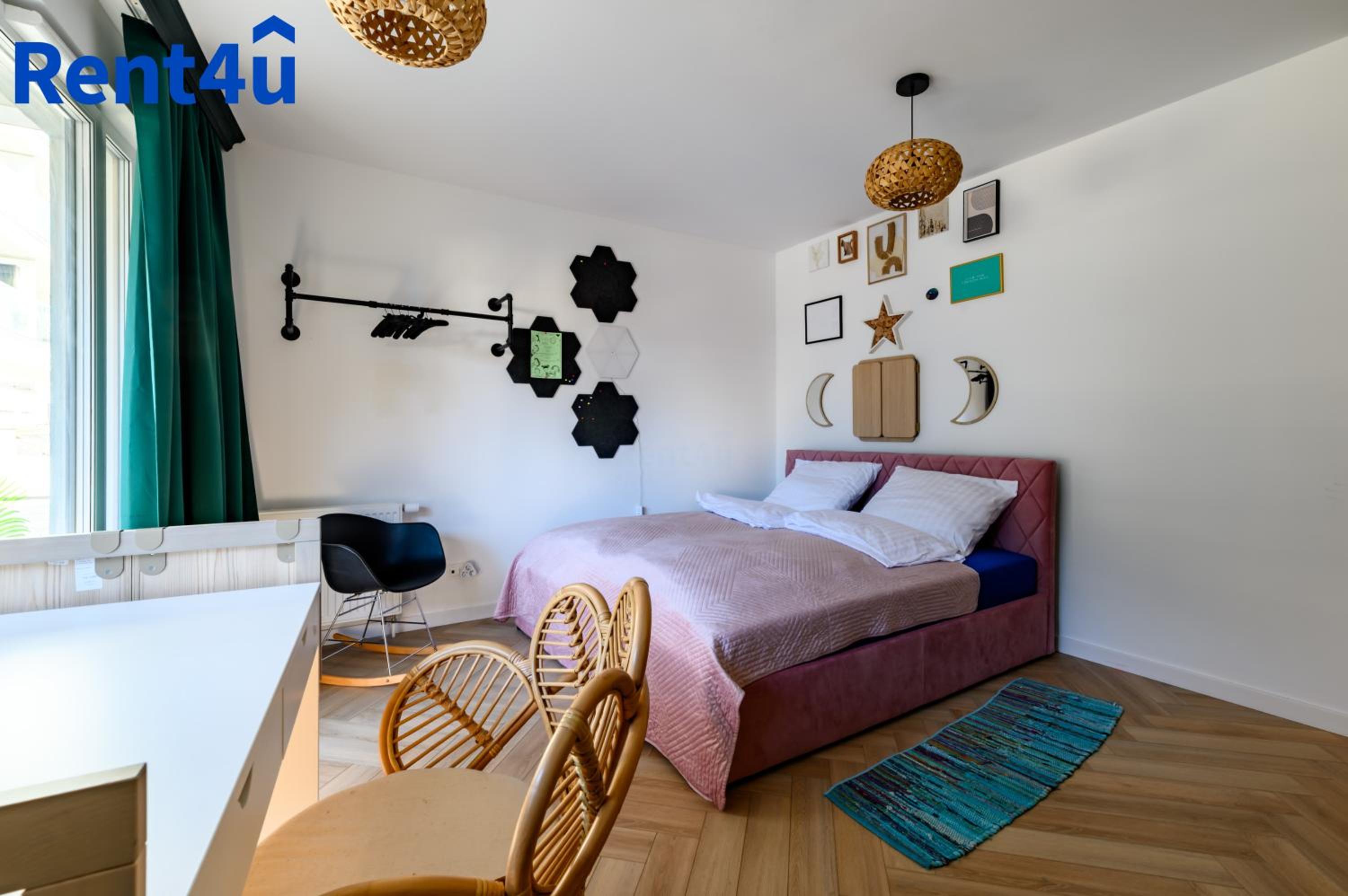 Centaurus 15 by RENT4YOU