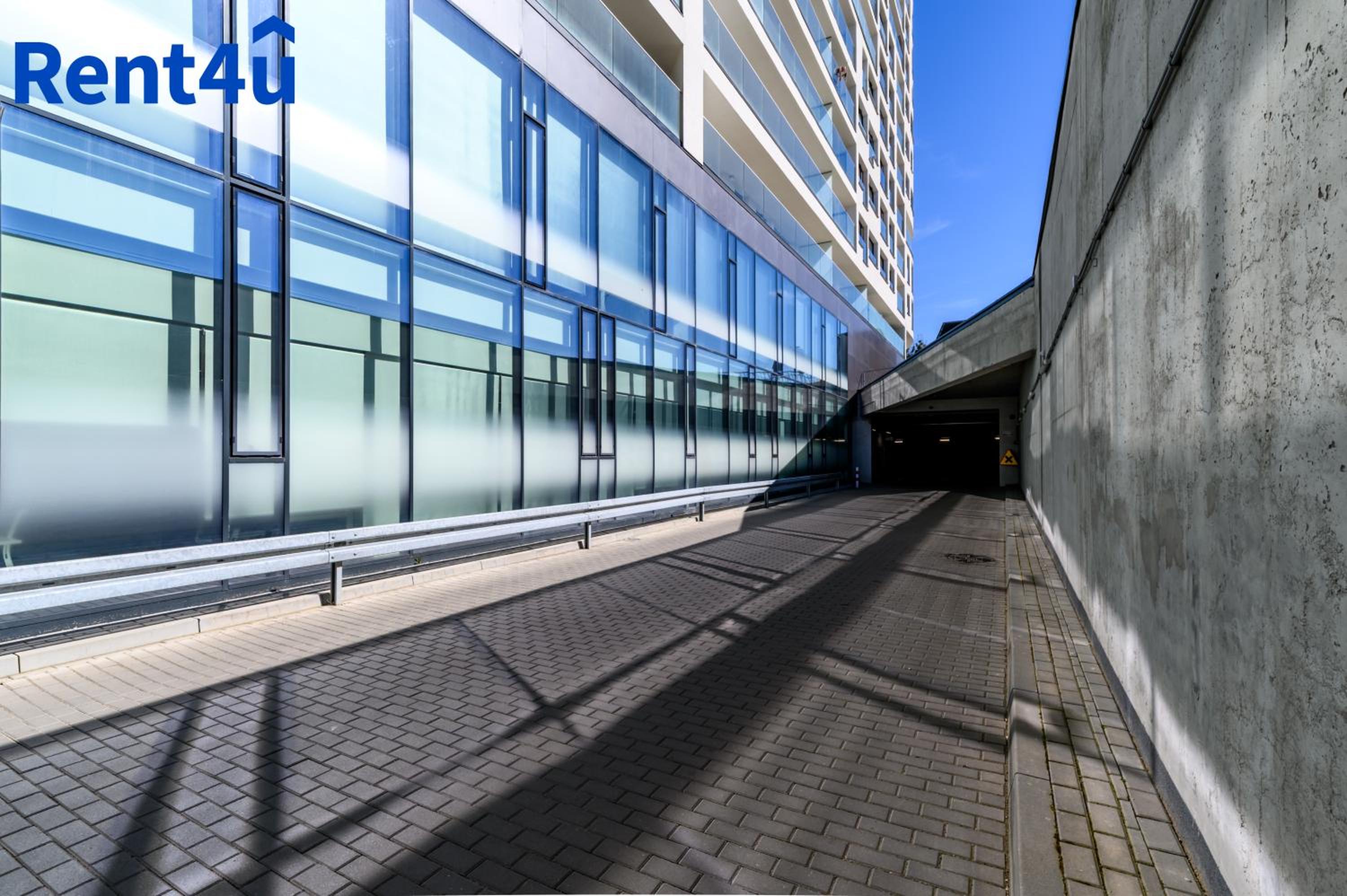 Centaurus 15 by RENT4YOU