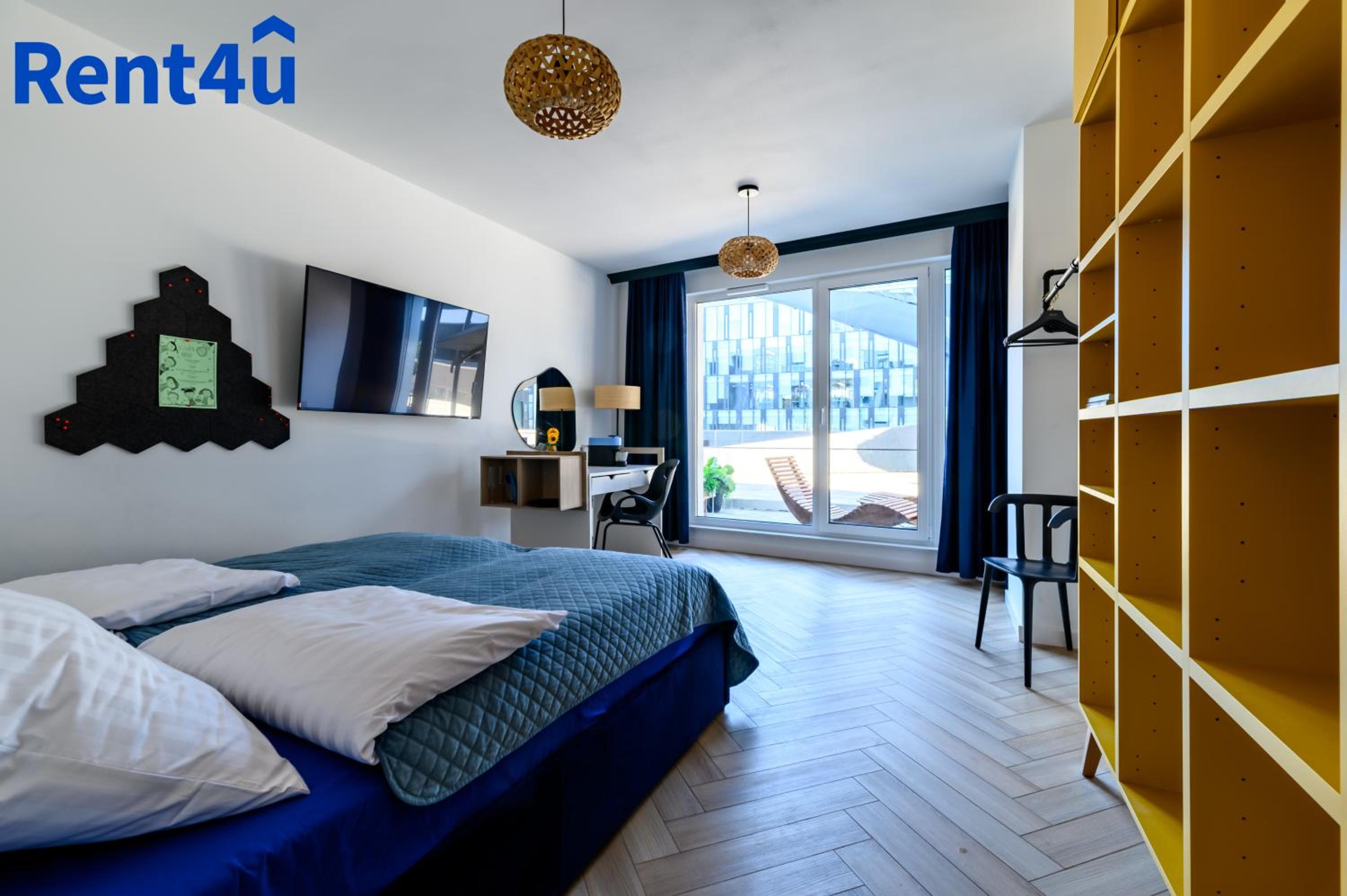 Centaurus 15 by RENT4YOU