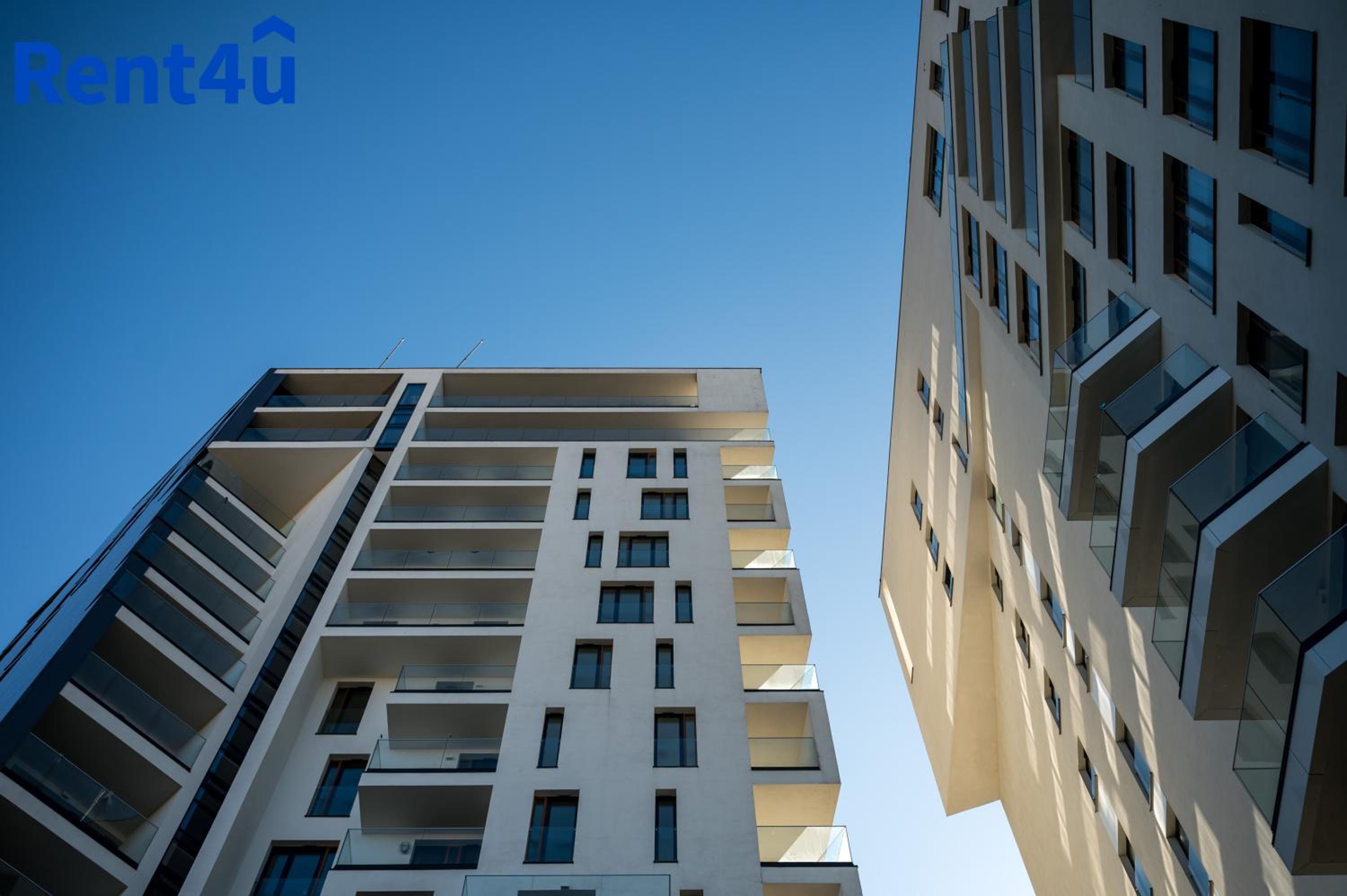 Centaurus 15 by RENT4YOU