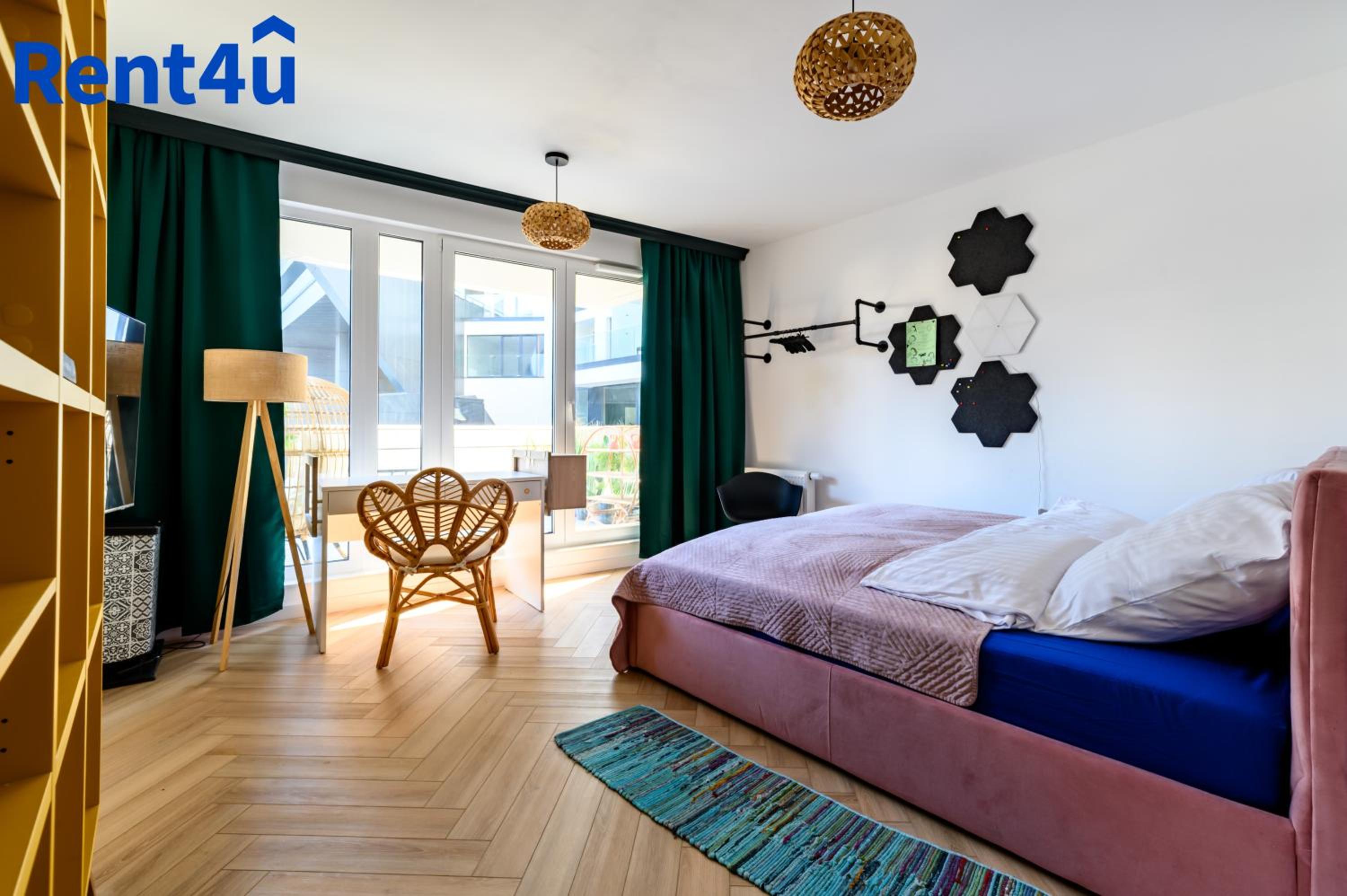 Centaurus 15 by RENT4YOU