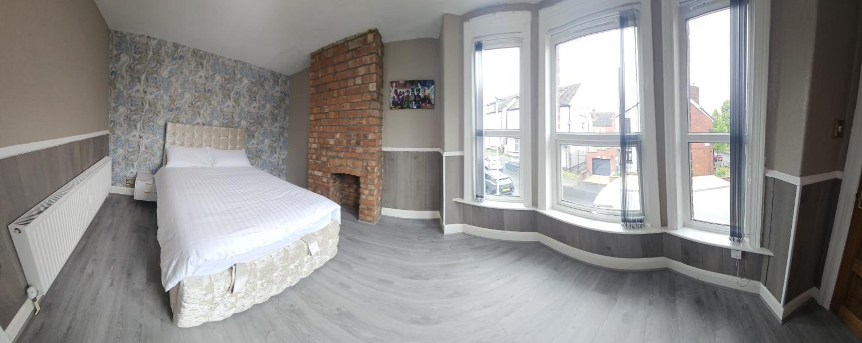 Full Home with Free Parking in Moss Bank, Crumpsall, Manchester