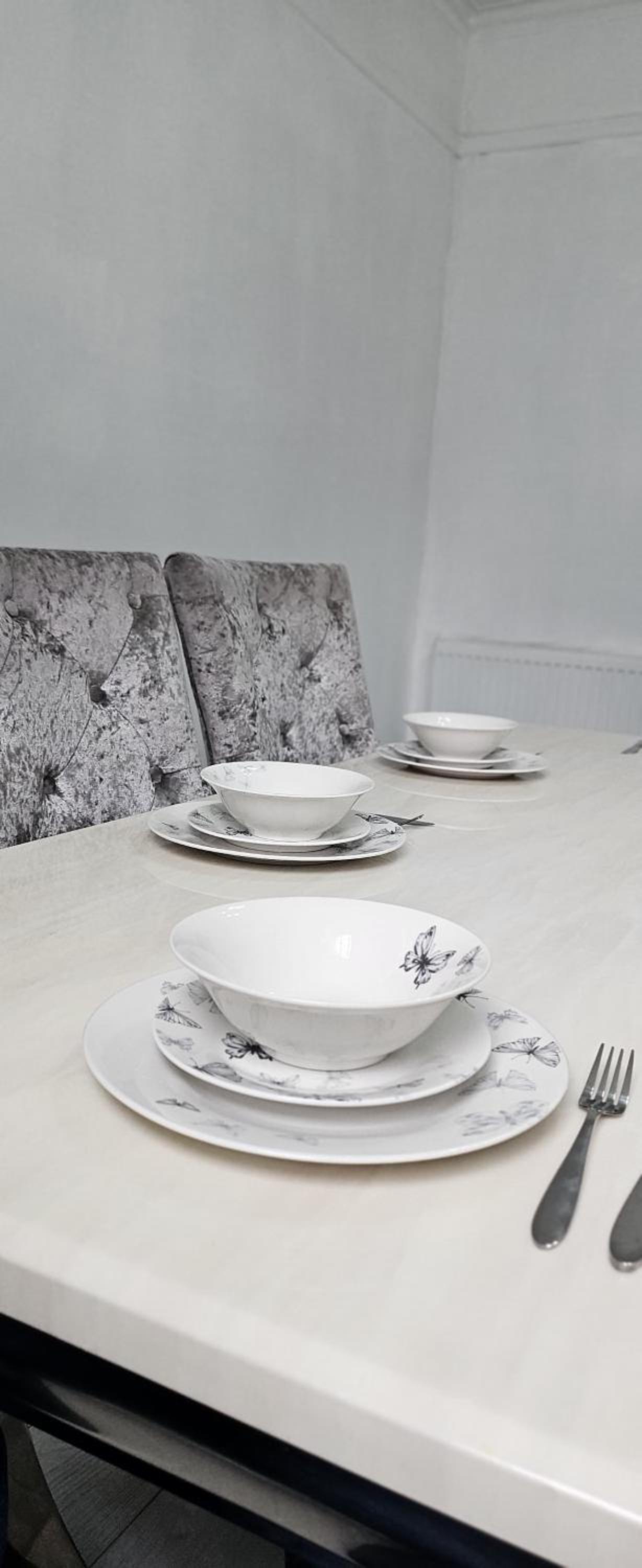 Full Home with Free Parking in Moss Bank, Crumpsall, Manchester