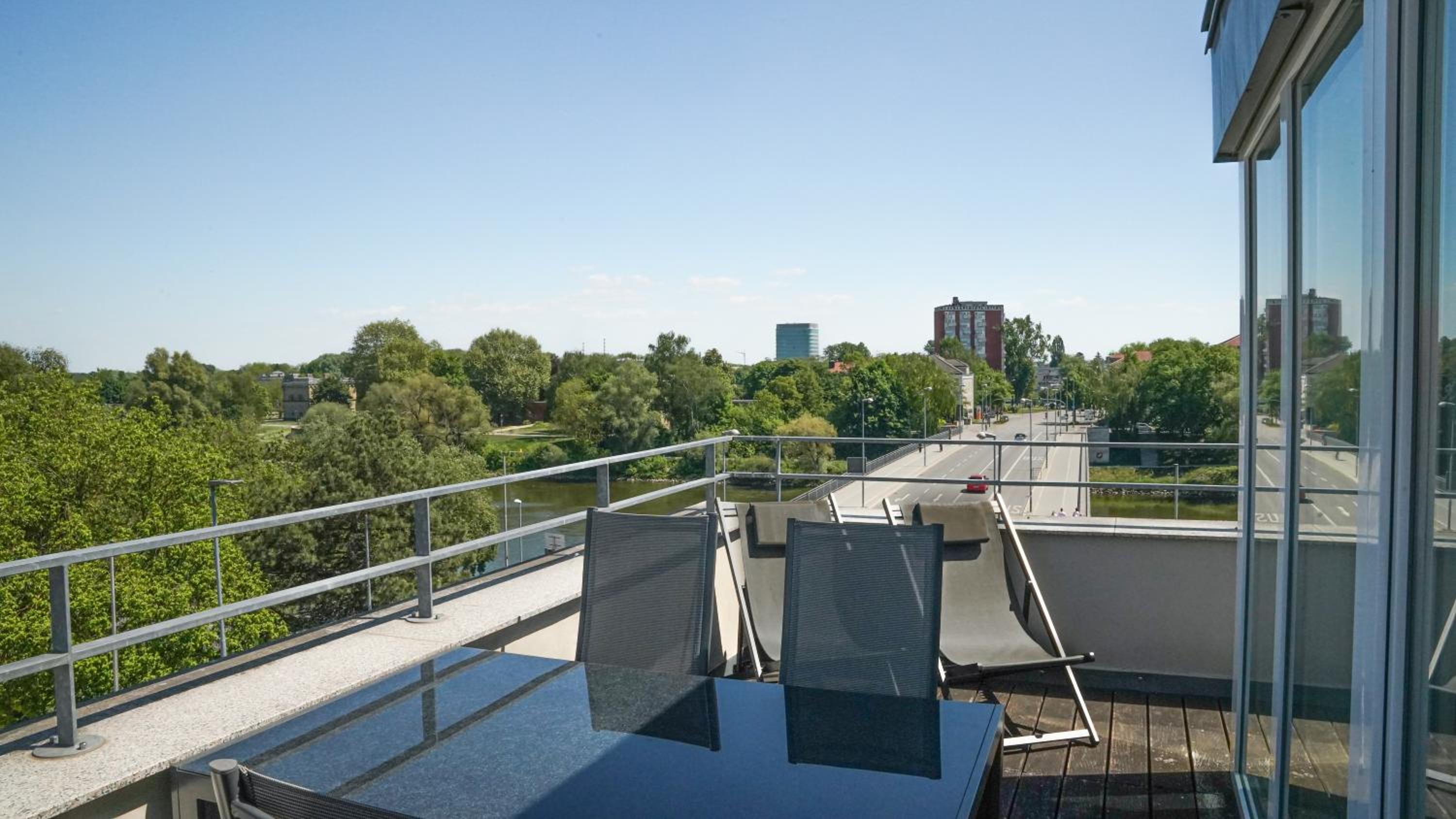 JH Apartments Ingolstadt - Penthouse 105qm Dachterrasse
