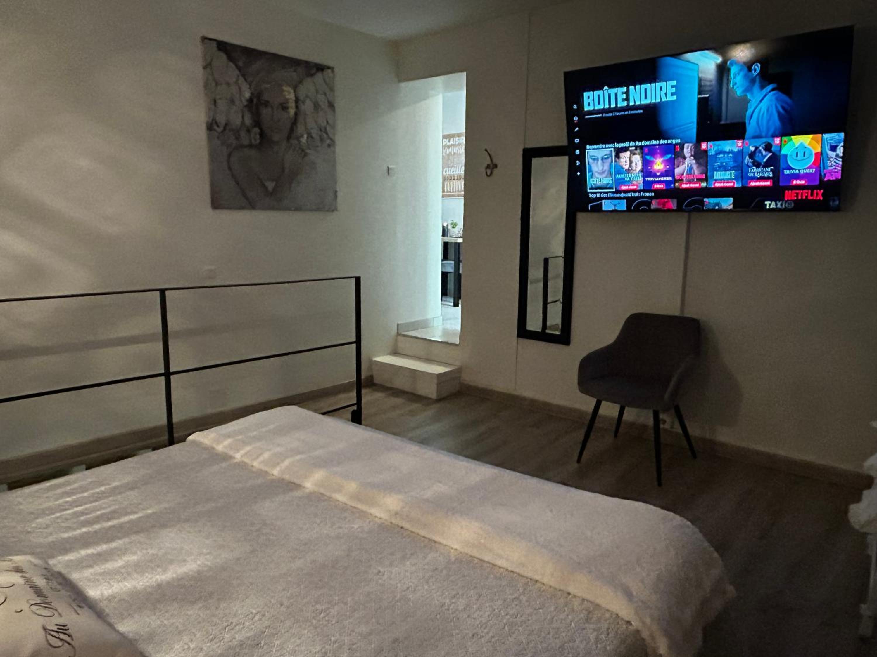 Au domaine des anges, 3 gîtes luxueux avec Jacuzzi privatif, sauna, mini-piscine, piscine extérieure chauffée en saison, photo 10