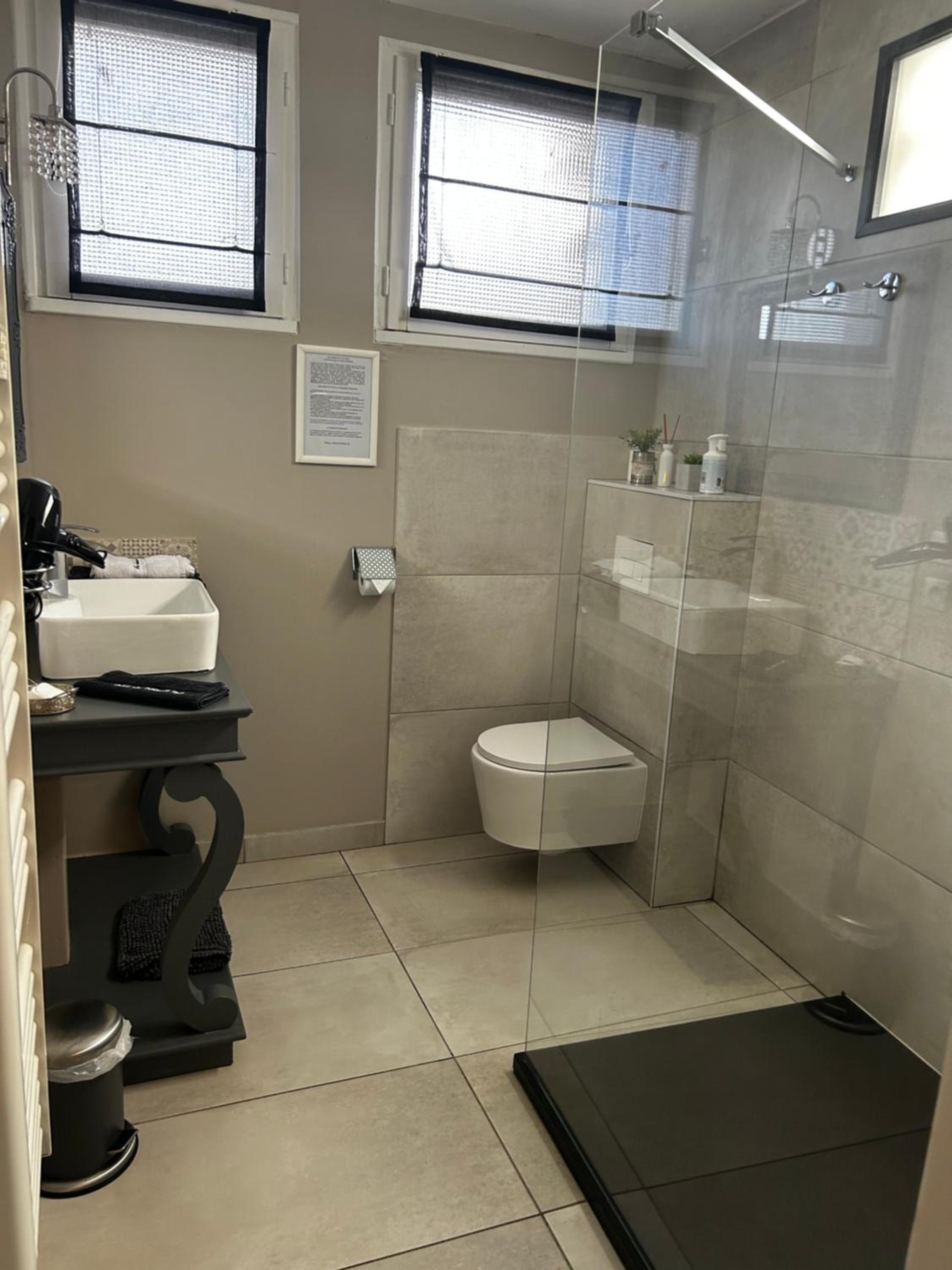 Au domaine des anges, 3 gîtes luxueux avec Jacuzzi privatif, sauna, mini-piscine, piscine extérieure chauffée en saison, photo 17
