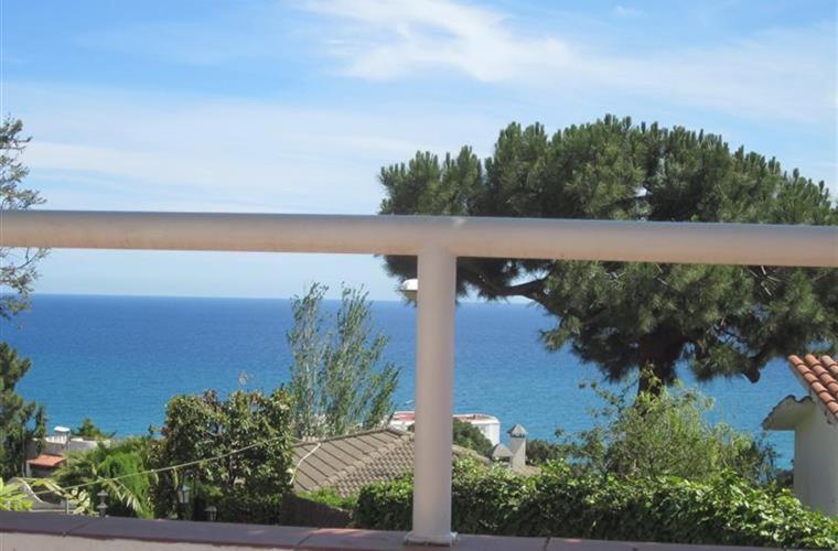 Villa Jordana Urbapol One Step To The Beach view 5