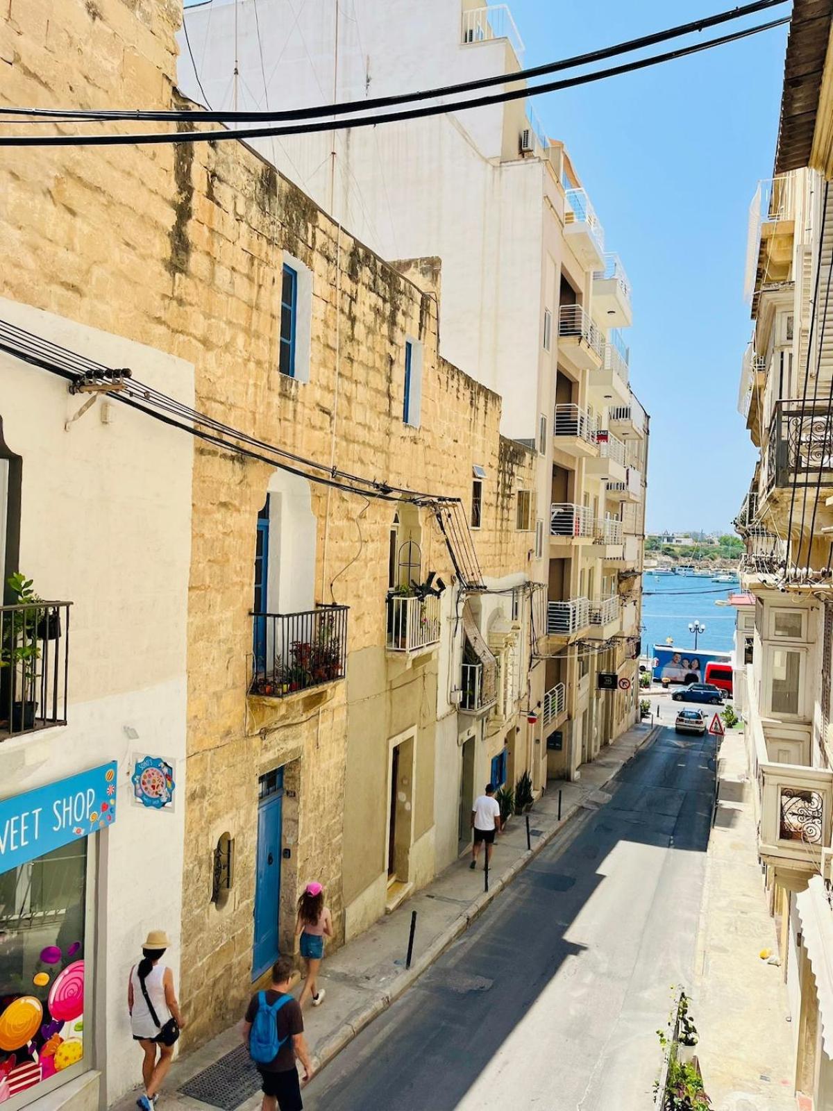 Sea View Duplex - Sliema Centre