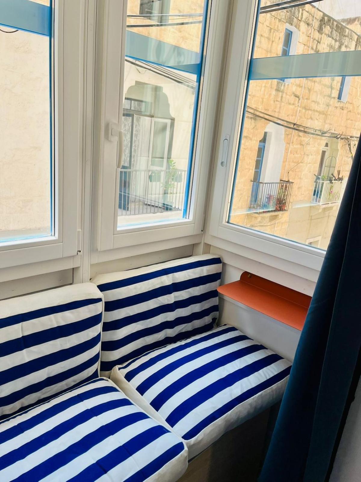 Sea View Duplex - Sliema Centre