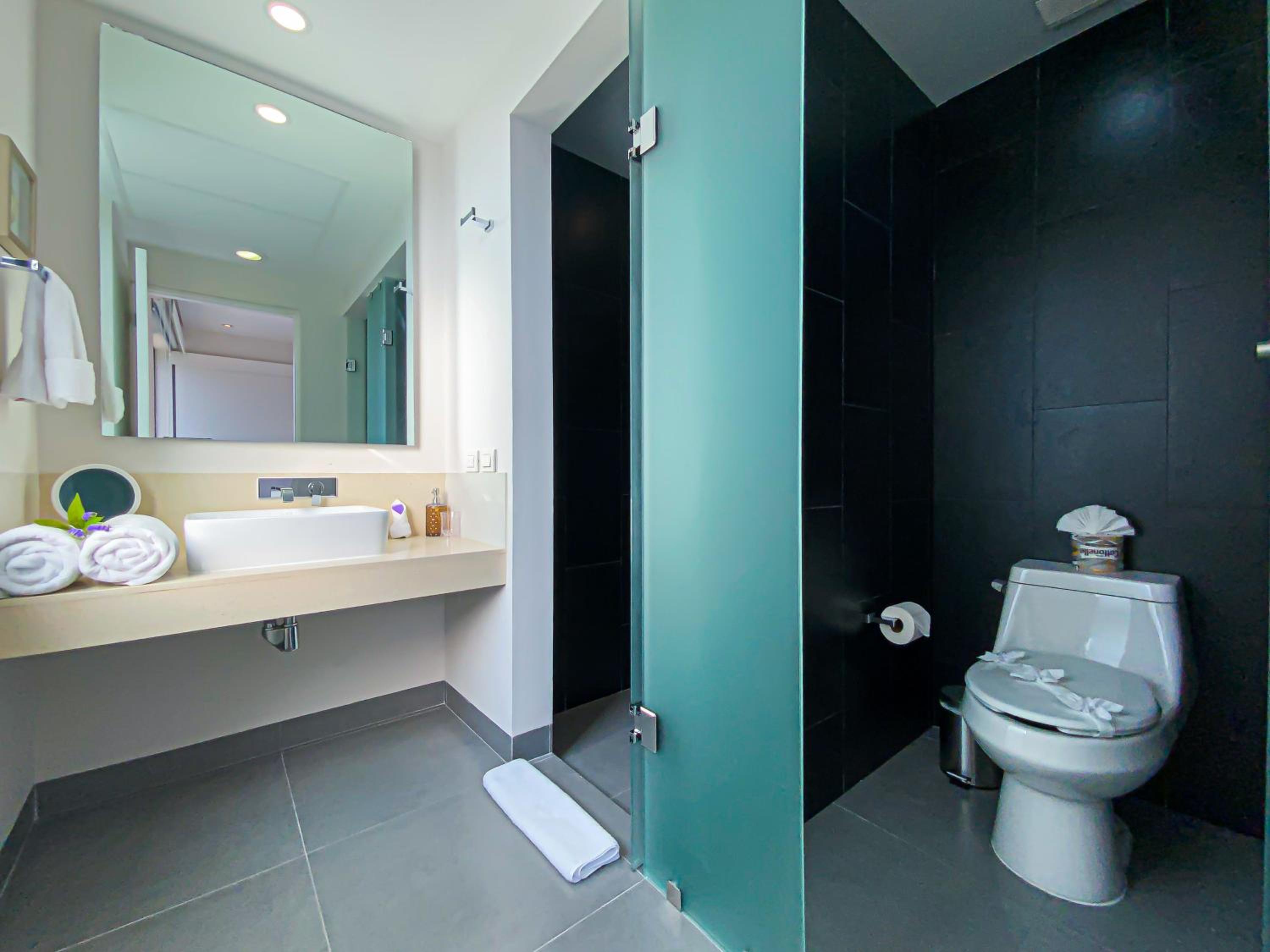 Corasol Condo with Rooftop Pools, Beach Club Access & Private Terrace