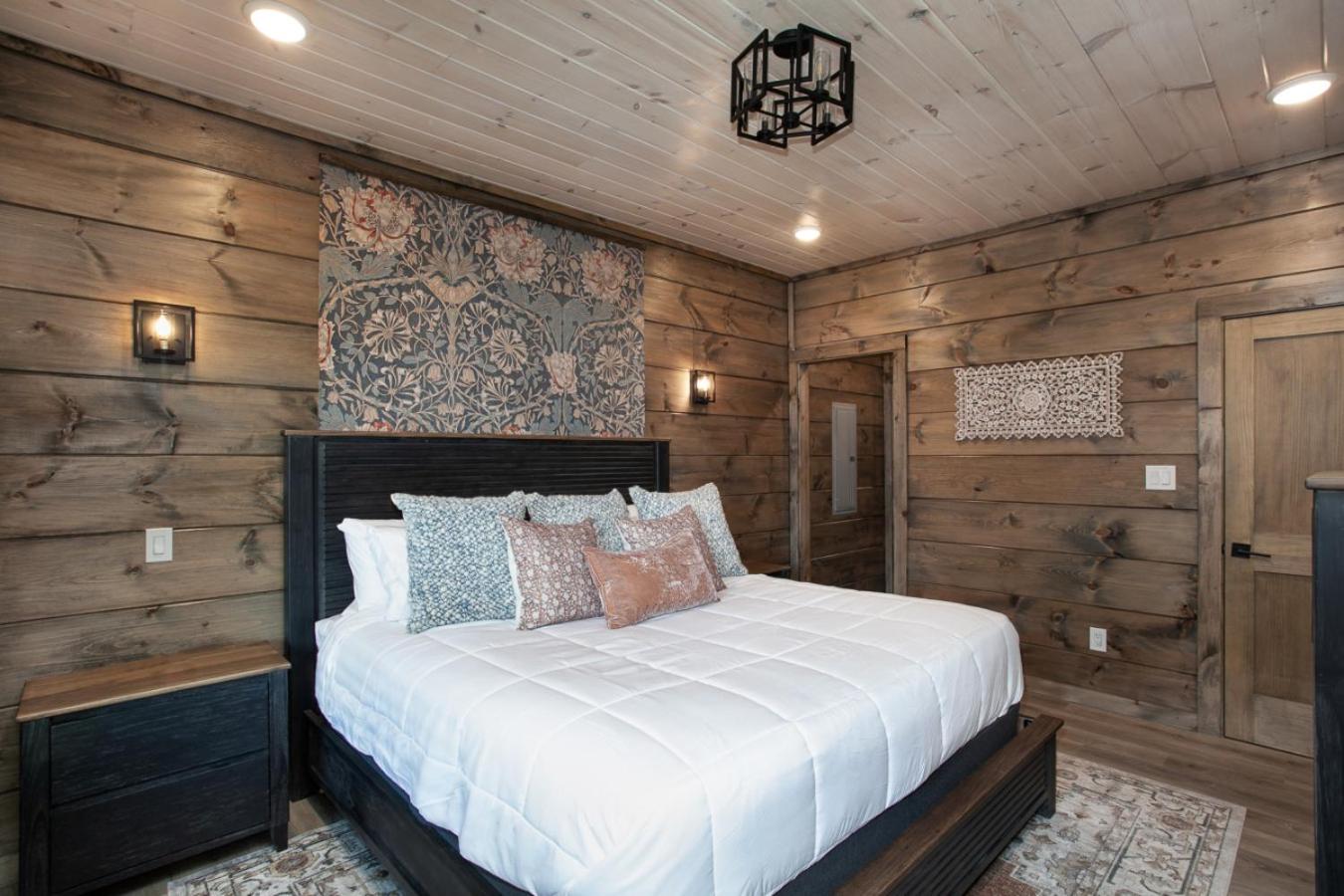 Winding Down: Modern Cabin Retreat