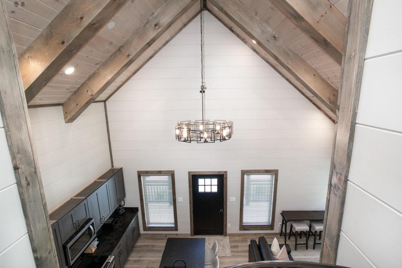 Winding Down: Modern Cabin Retreat