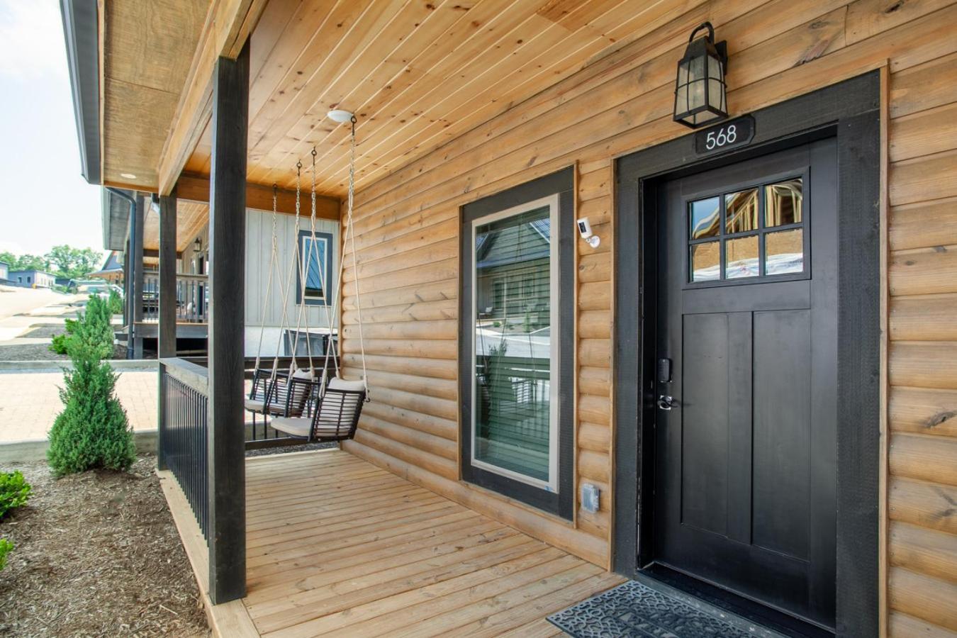 Winding Down: Modern Cabin Retreat