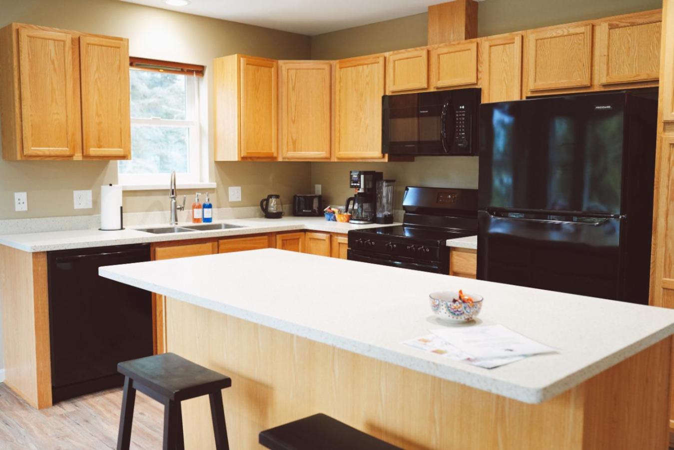 Lakeshore Lodging Apartment F