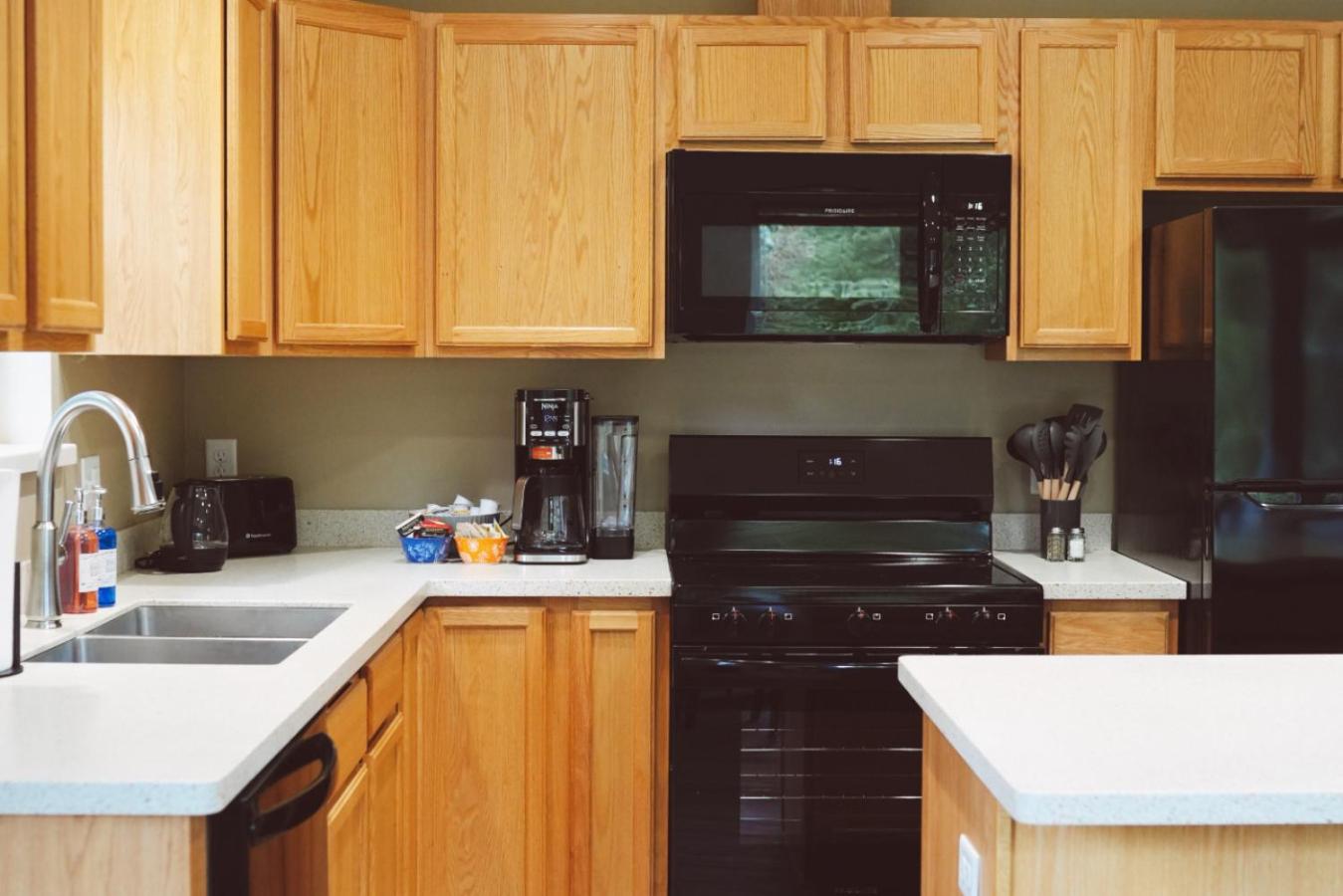 Lakeshore Lodging Apartment F