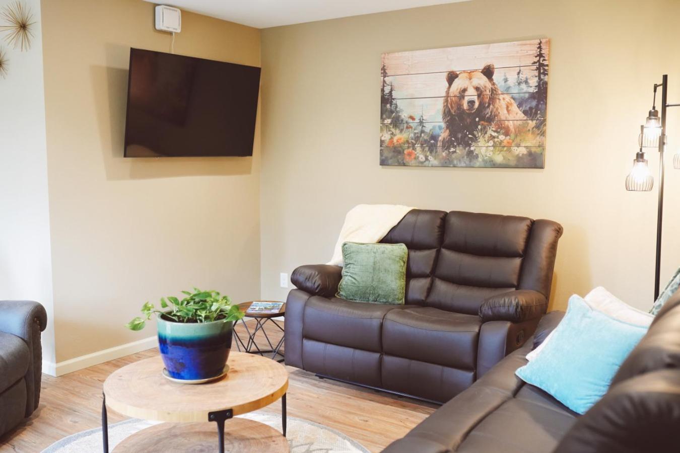 Lakeshore Lodging Apartment F