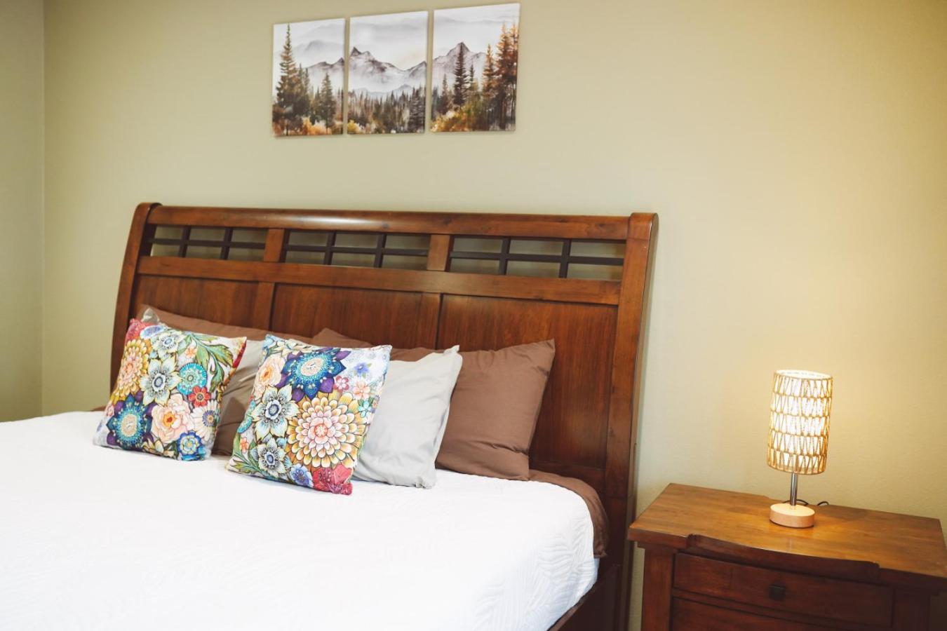 Lakeshore Lodging Apartment F