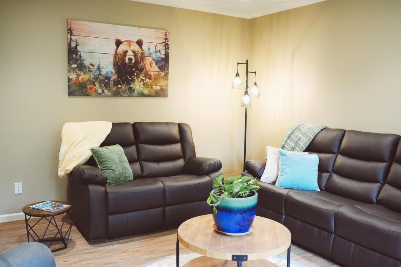 Lakeshore Lodging Apartment F