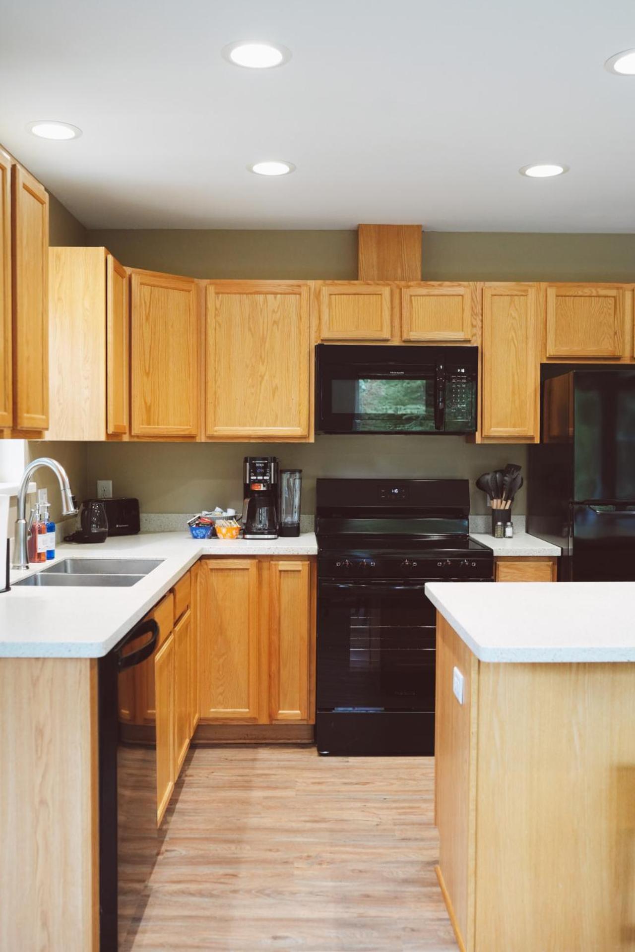 Lakeshore Lodging Apartment F