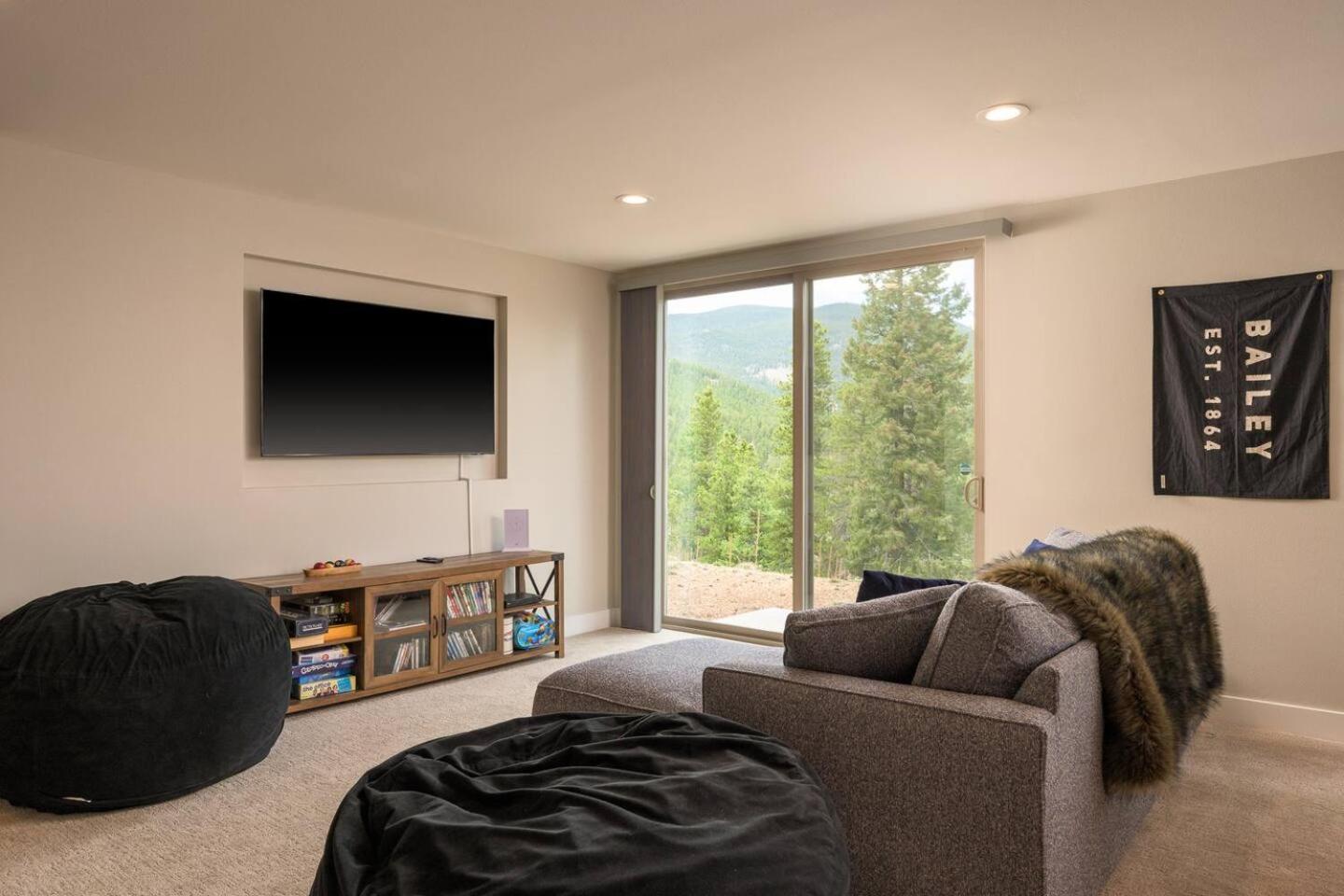Summit Solace LUXE 360 Views Hot Tub Games