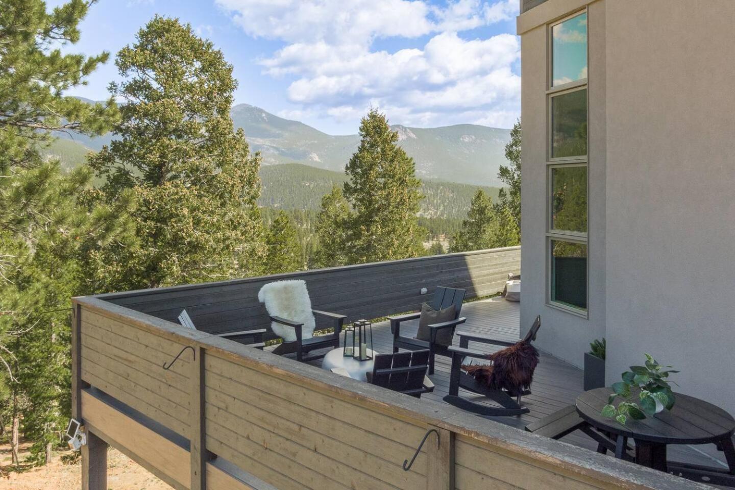 Summit Solace LUXE 360 Views Hot Tub Games