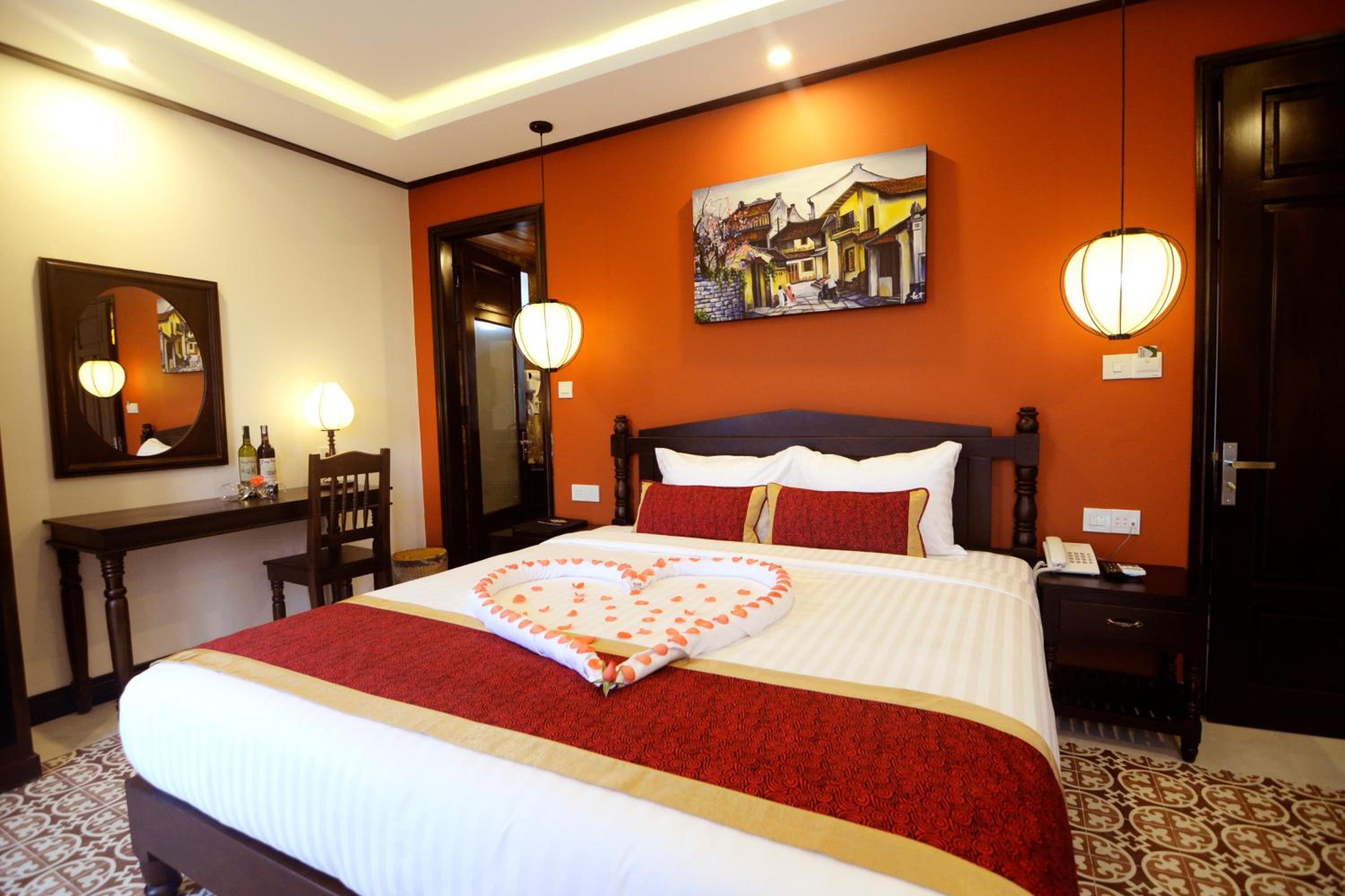 Golden Bell Backpacker Hotel & Pool Bar