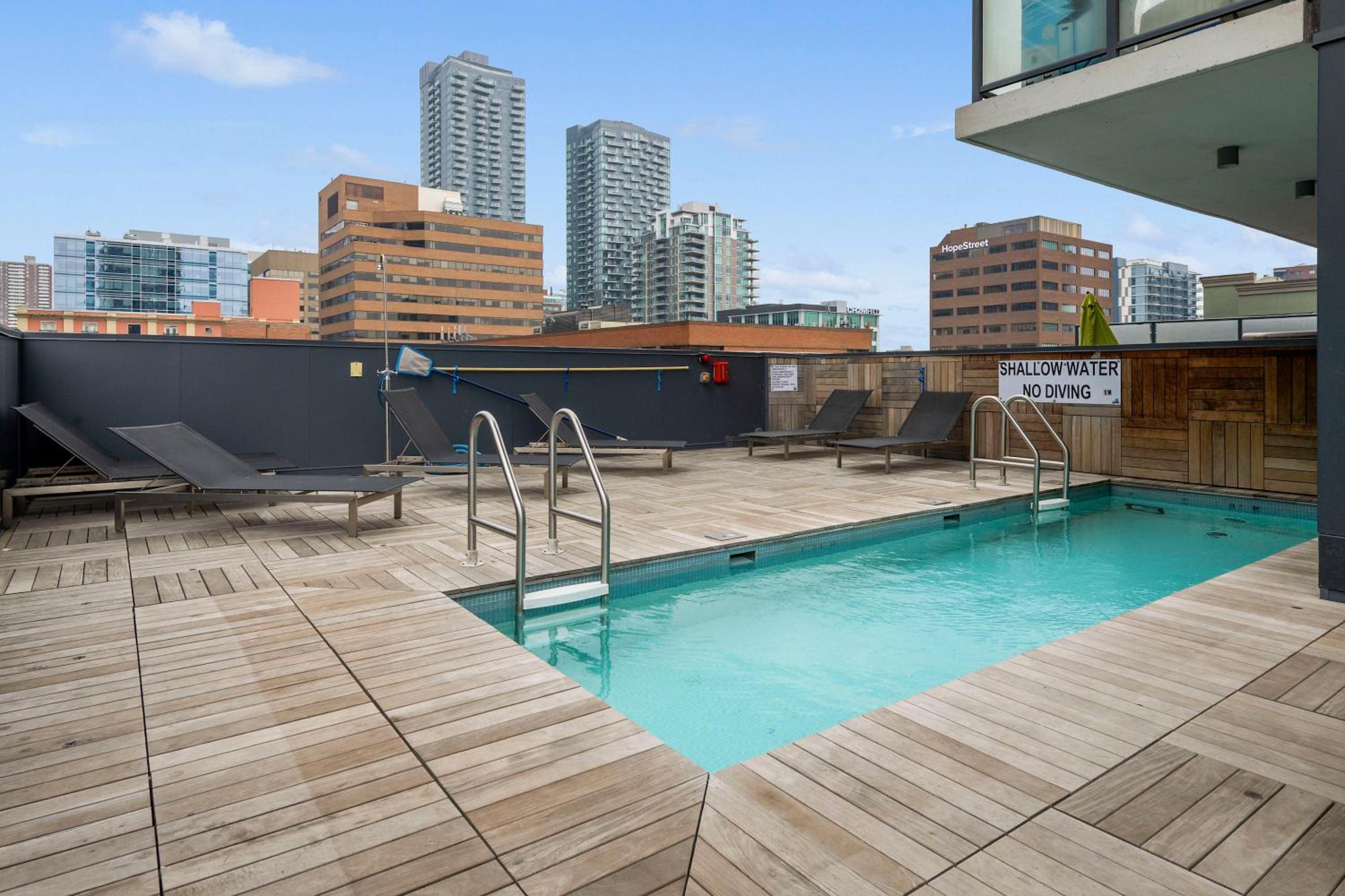 GlobalStay Modern Condos Downtown Calgary