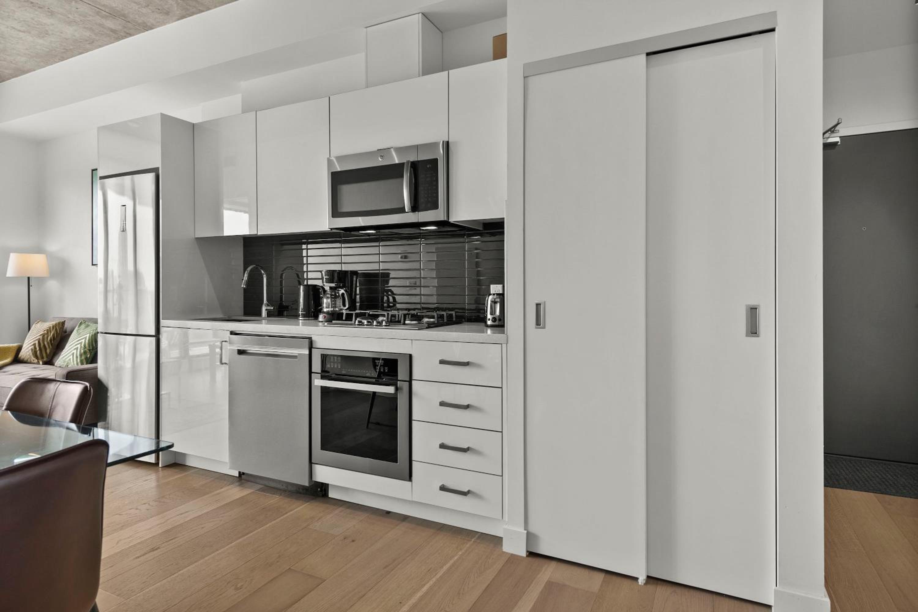 GlobalStay Modern Condos Downtown Calgary