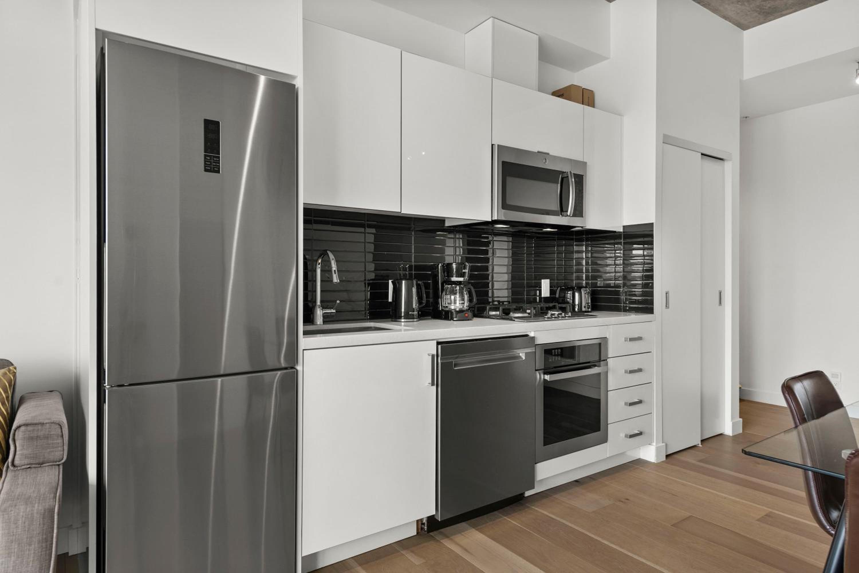 GlobalStay Modern Condos Downtown Calgary