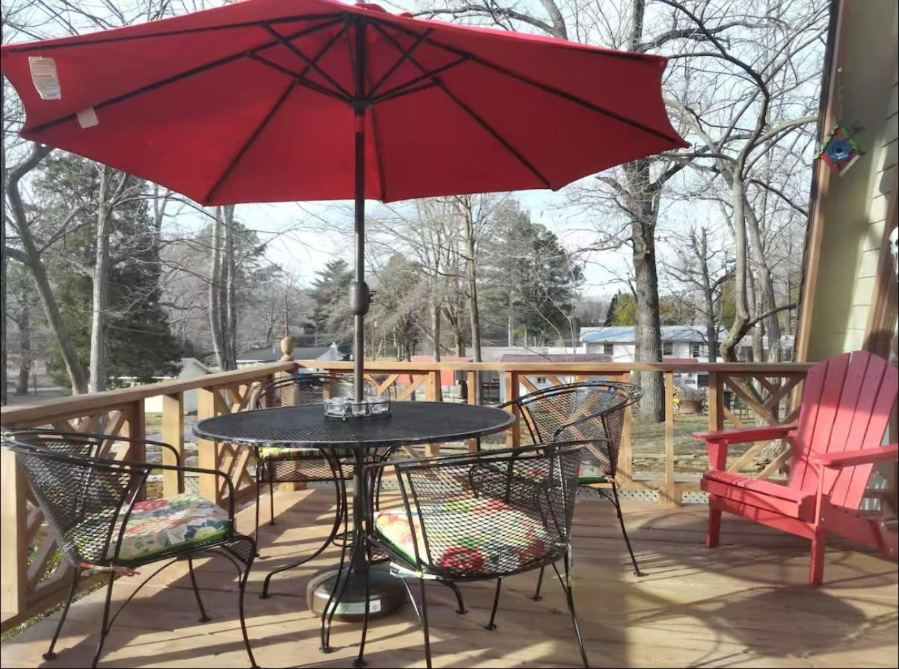 Kentucky Lake Family Cabin! Pet Friendly