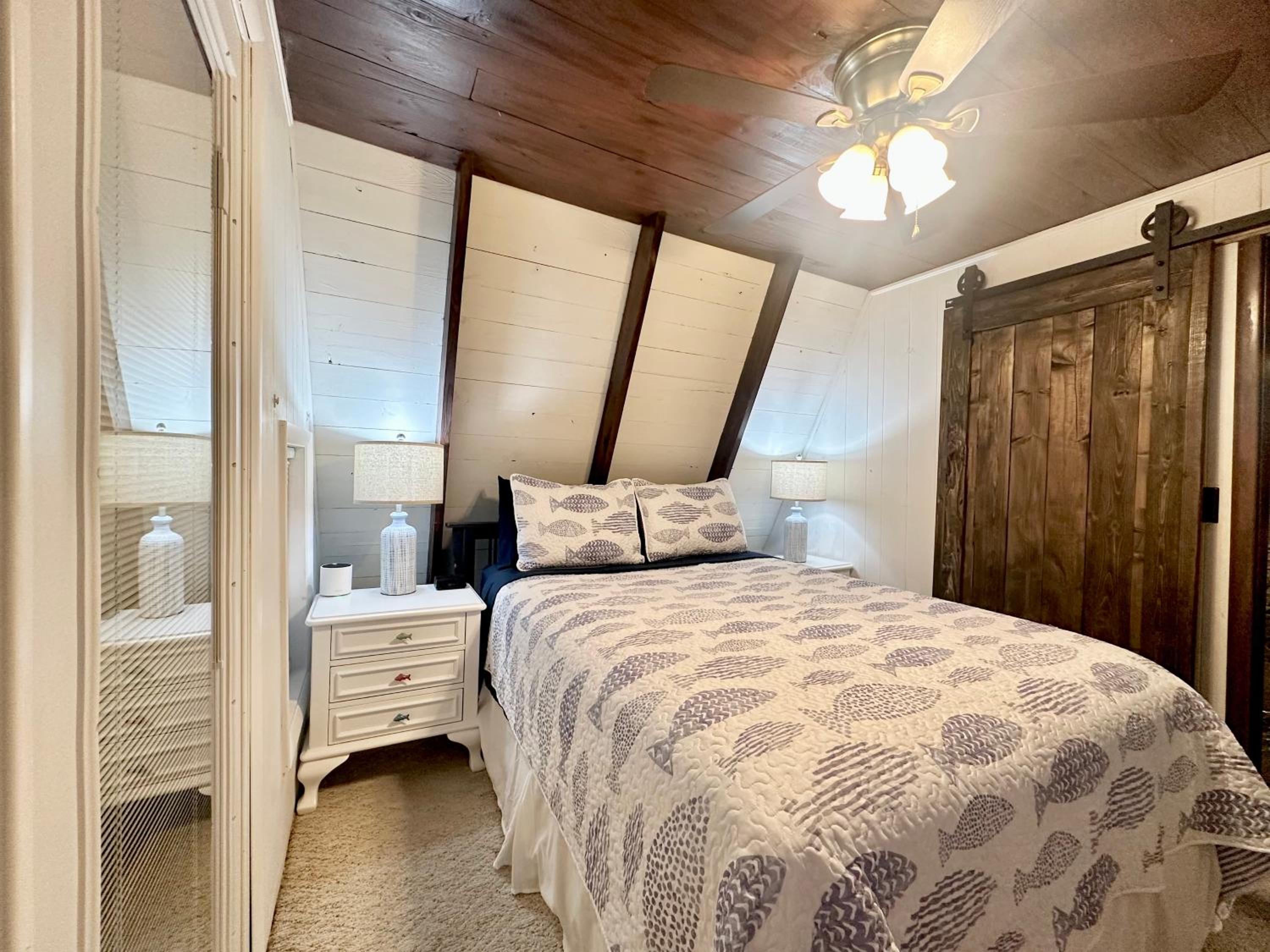 Kentucky Lake Family Cabin! Pet Friendly
