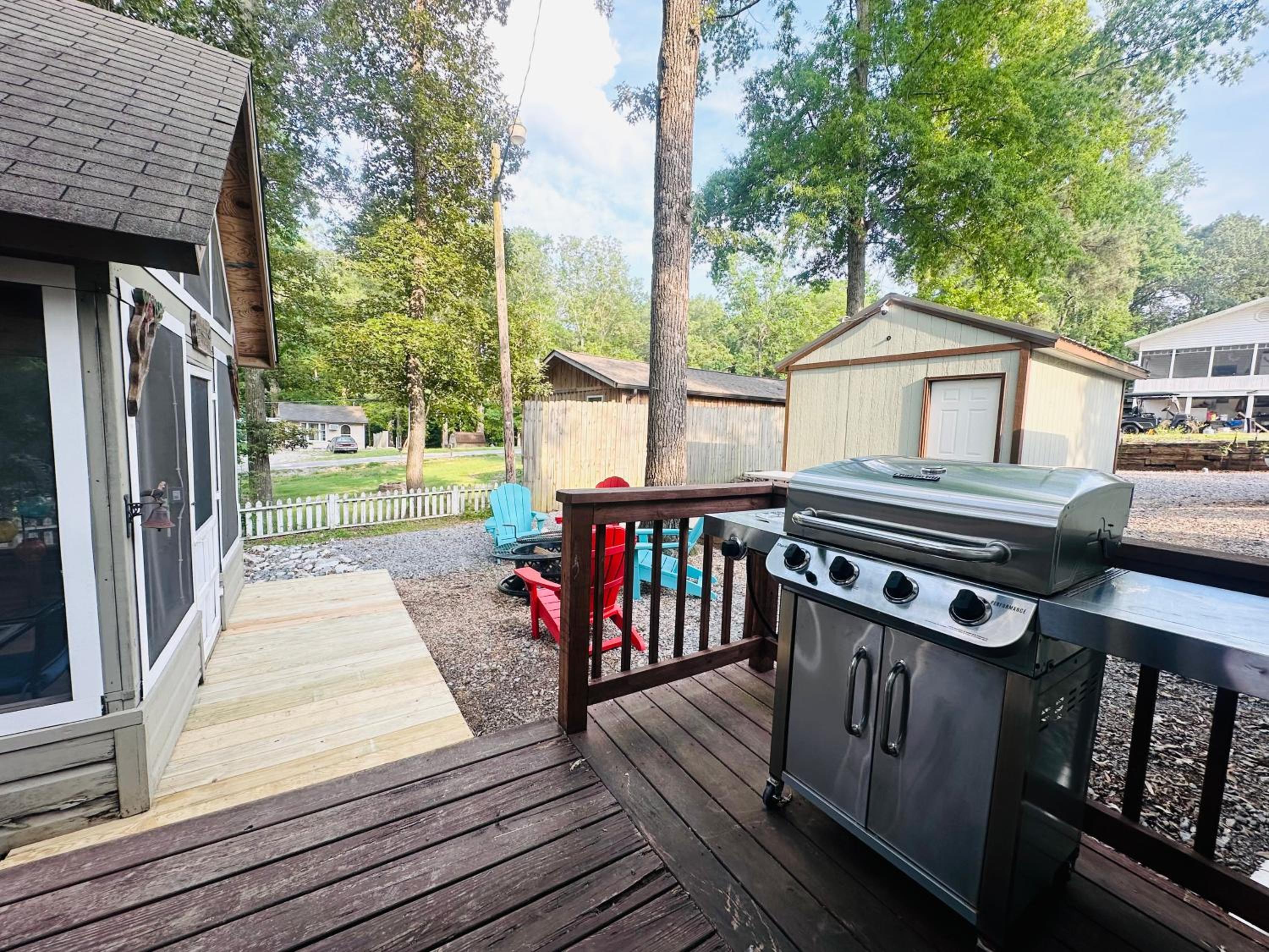 Kentucky Lake Family Cabin! Pet Friendly