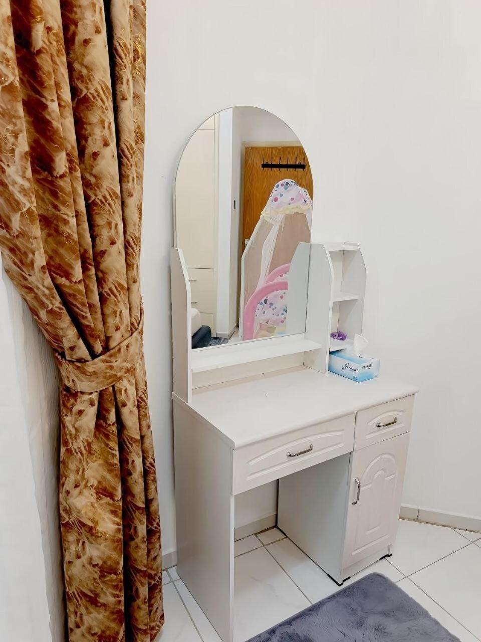 Ajman Family Holiday homes VIP Two rooms, a large hall and a fully equipped kitchen that can accommodate 7 people and children