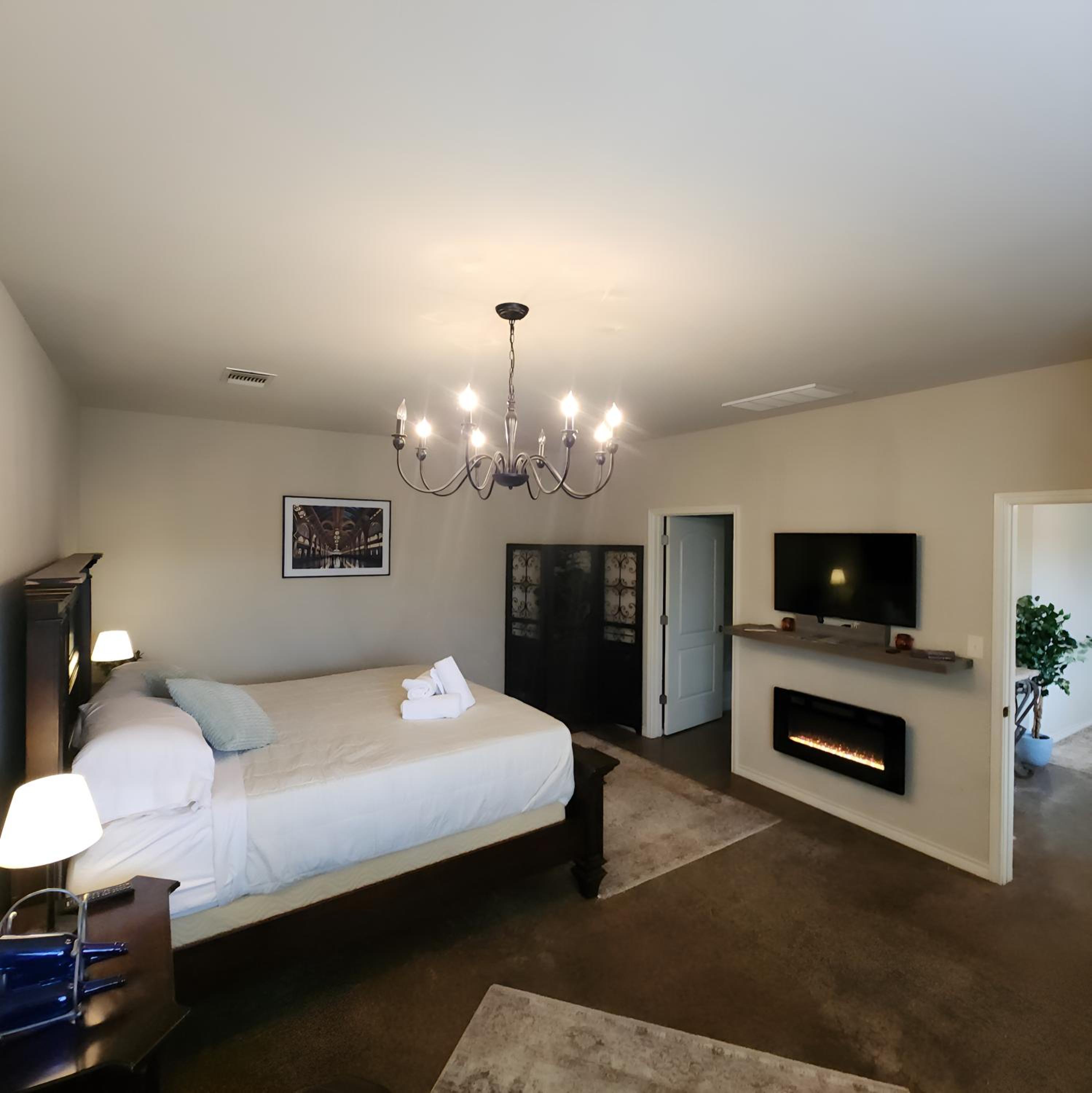 Wine Country Stay with Hot Tub, BBQ, Yard & Pool