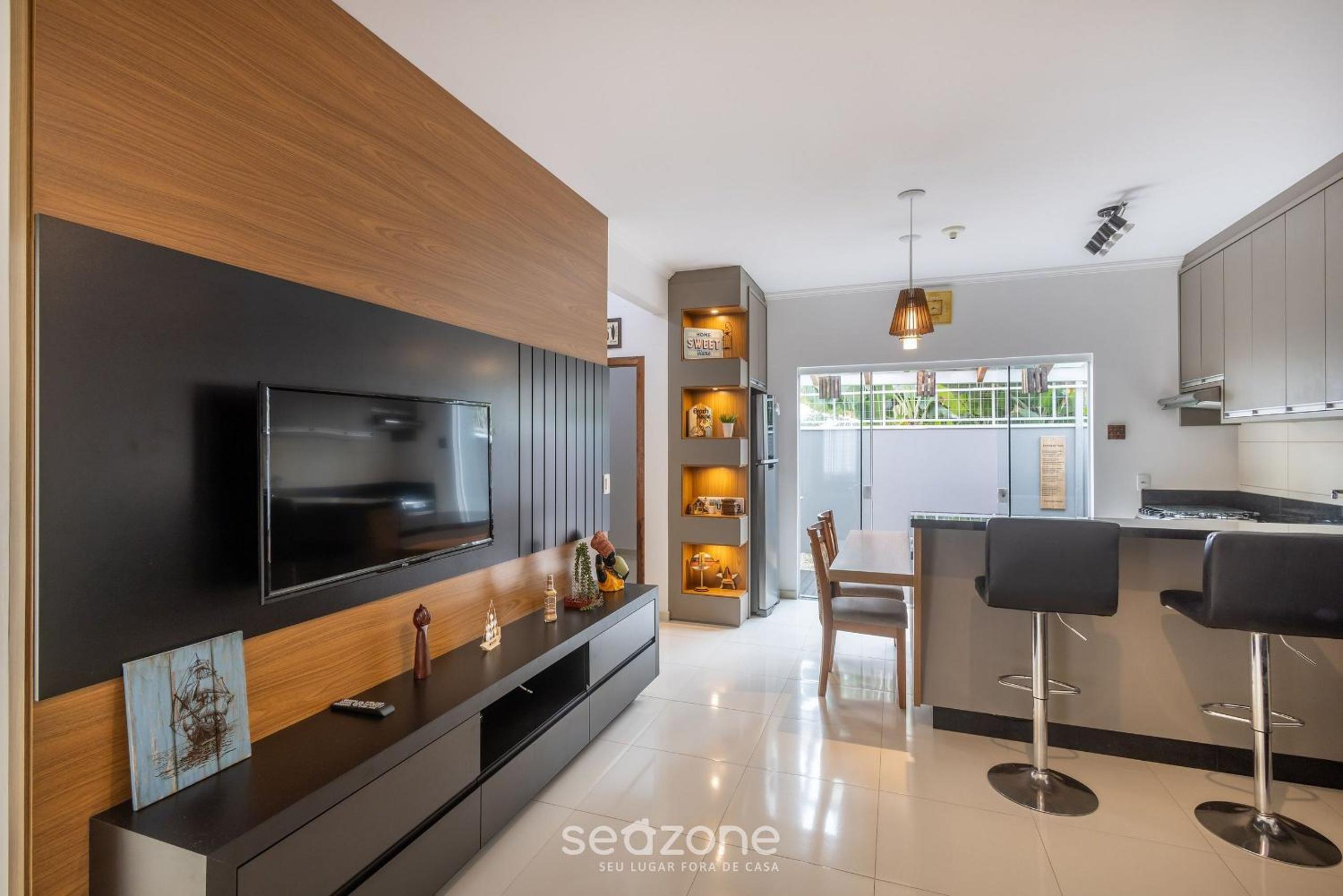 3BR House w/ BBQ & Garage 850m Beach RDO0025