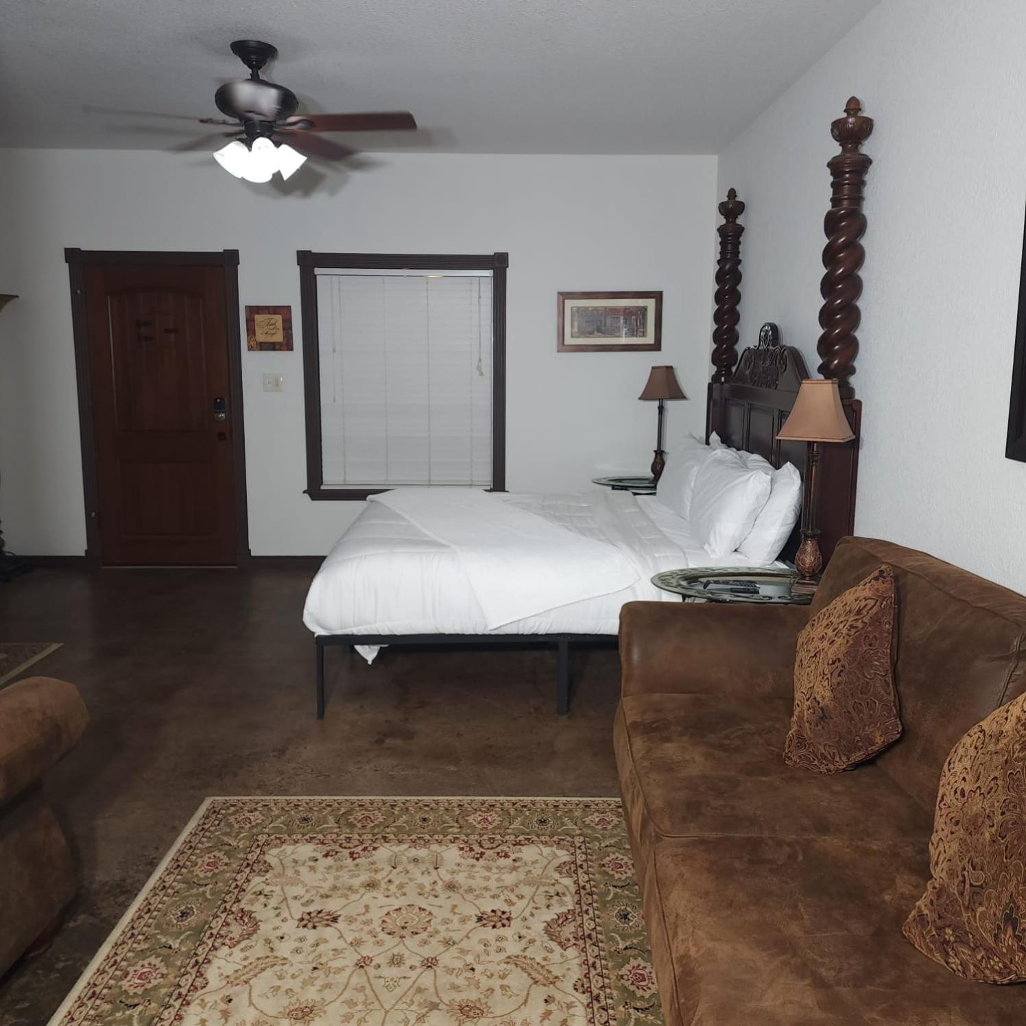 Wine Train Cottage Hot Tub, Pool & Wine Trail