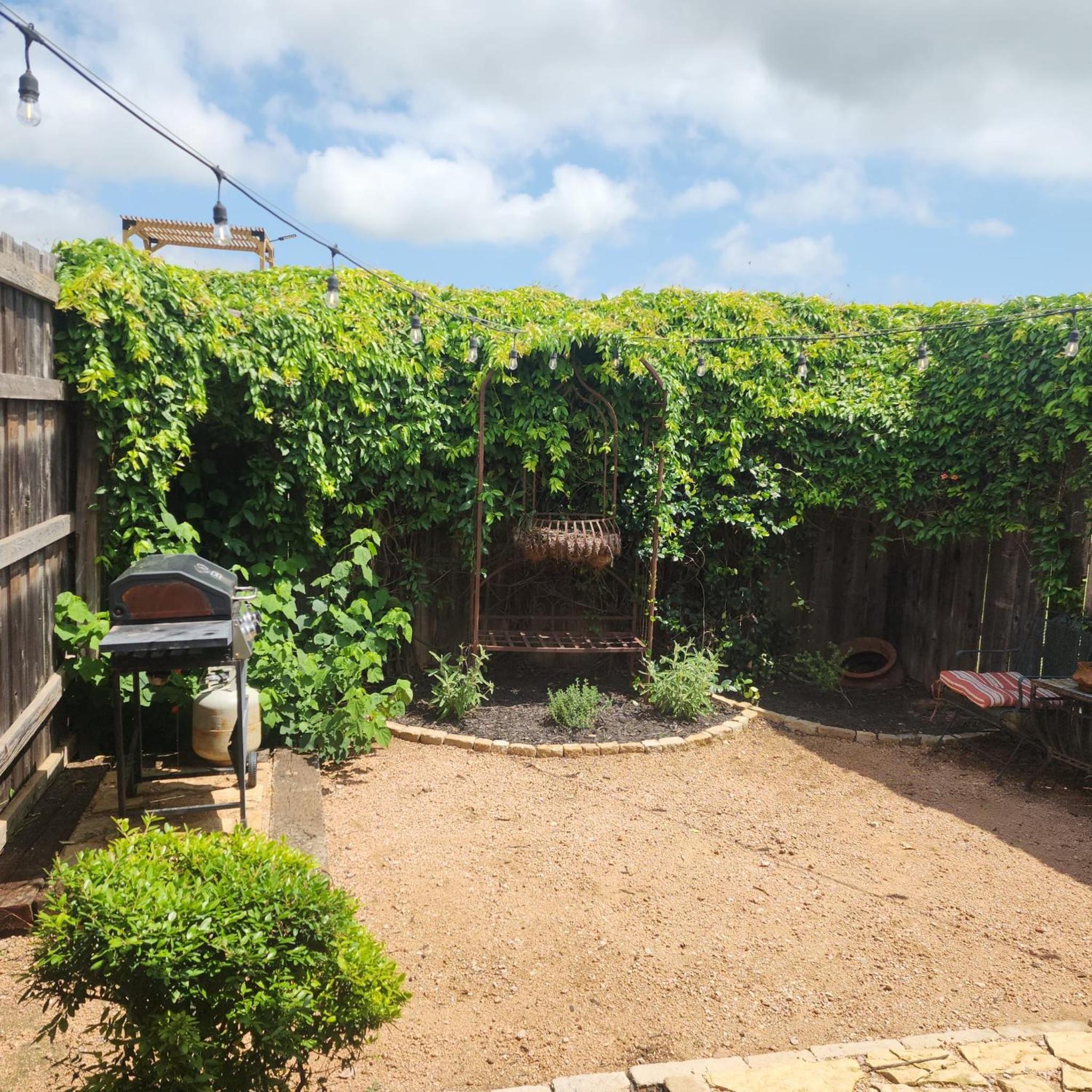 NEW Pickleball, Cornhole, Pool, Patio & Hot Tub