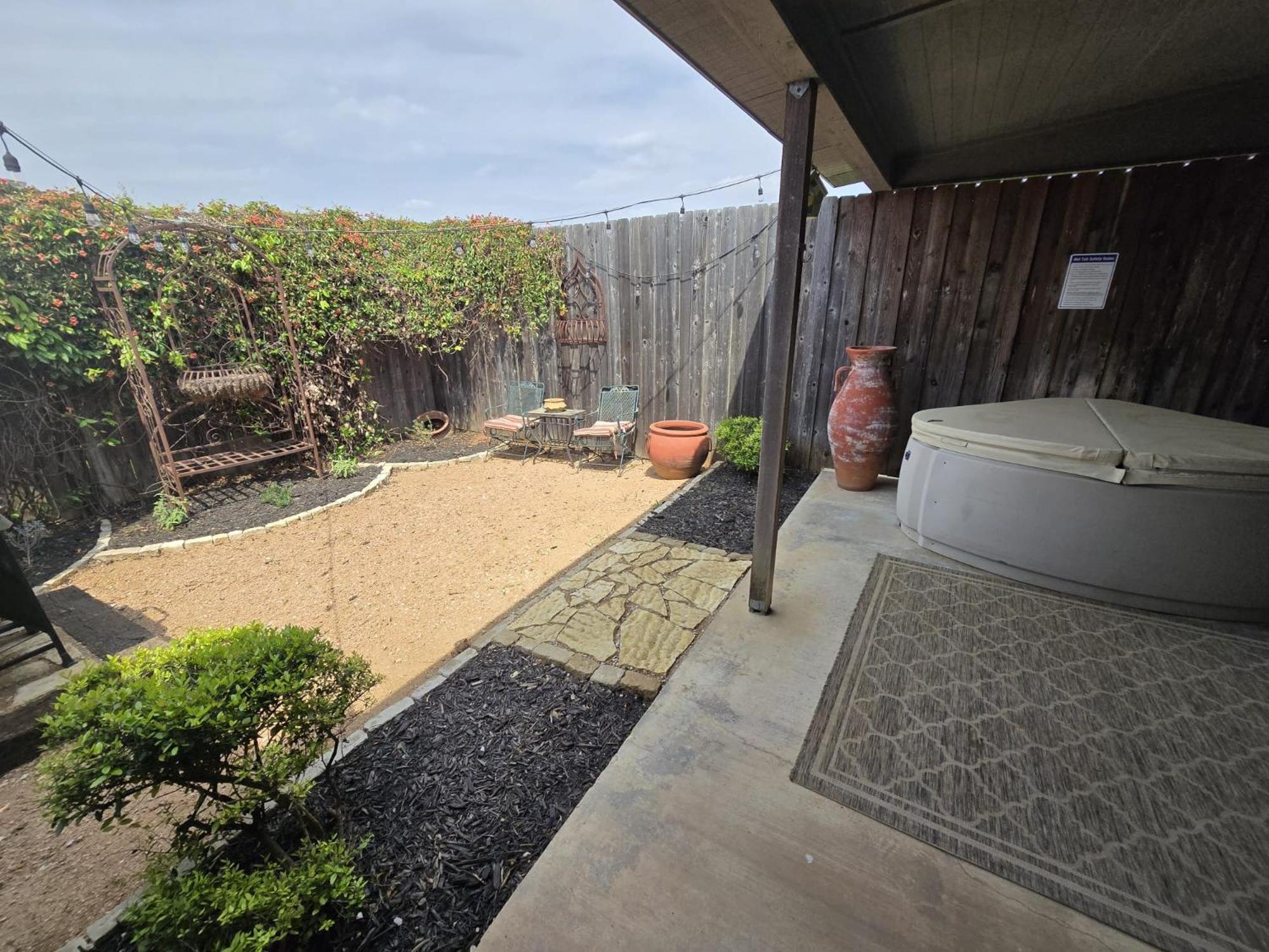 NEW Pickleball, Cornhole, Pool, Patio & Hot Tub