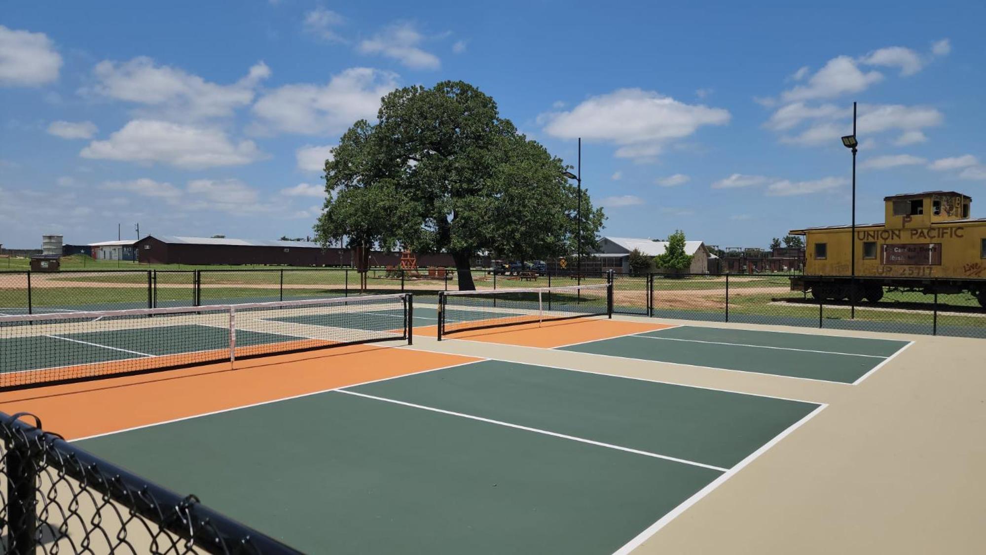 NEW Patio, Pool, Pickleball & Cornhole