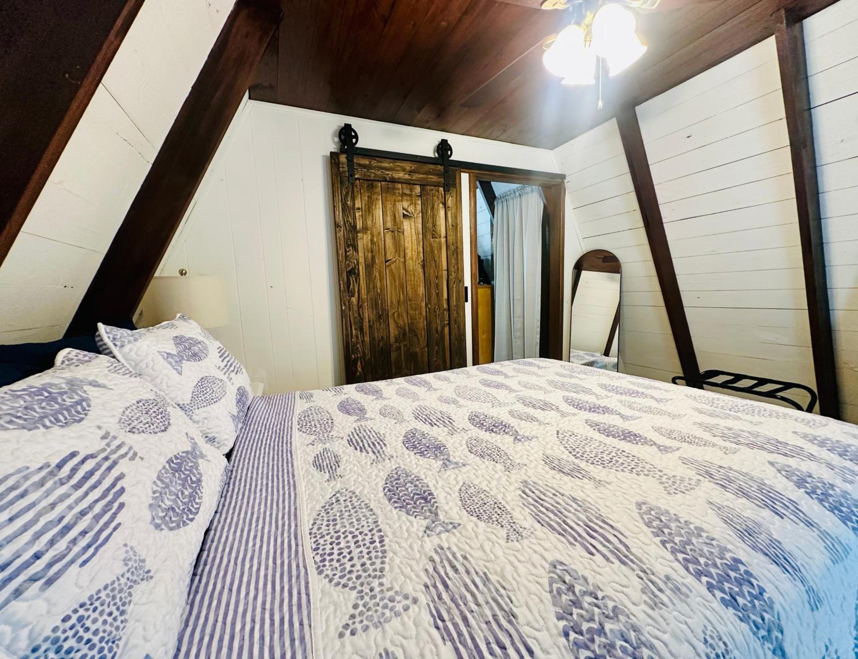 Kentucky Lake Family Cabin! Pet Friendly