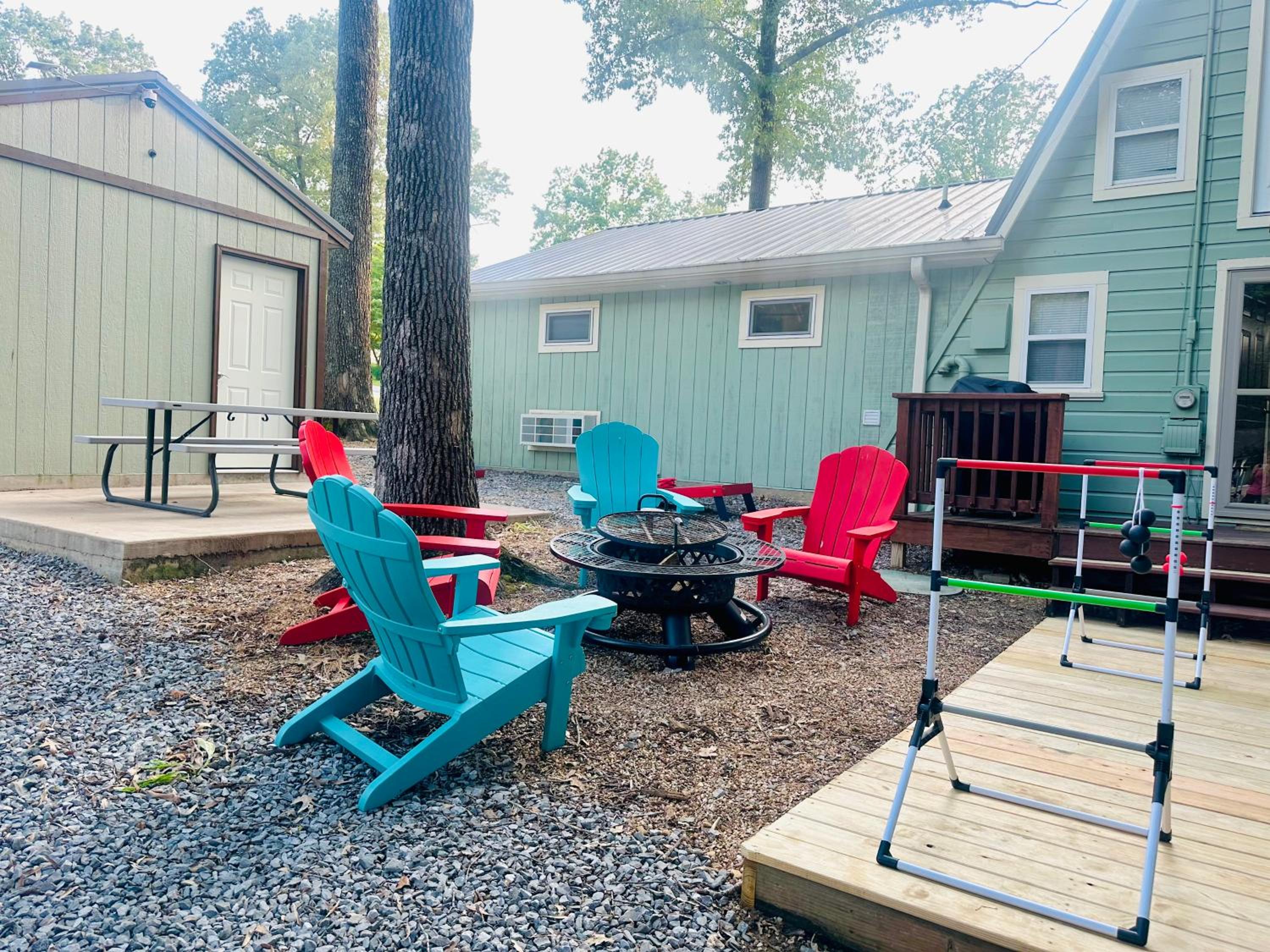 Kentucky Lake Family Cabin! Pet Friendly