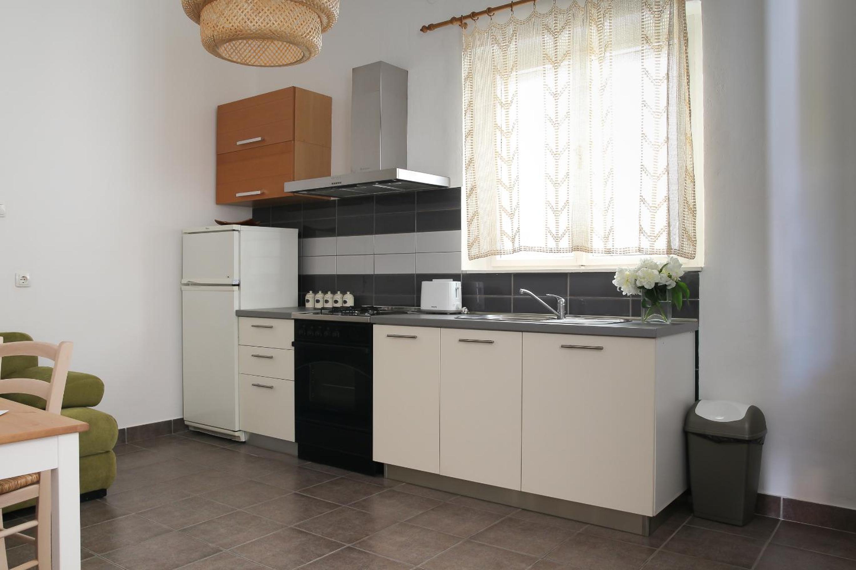 Apartman Ema en Zadar — kitchen