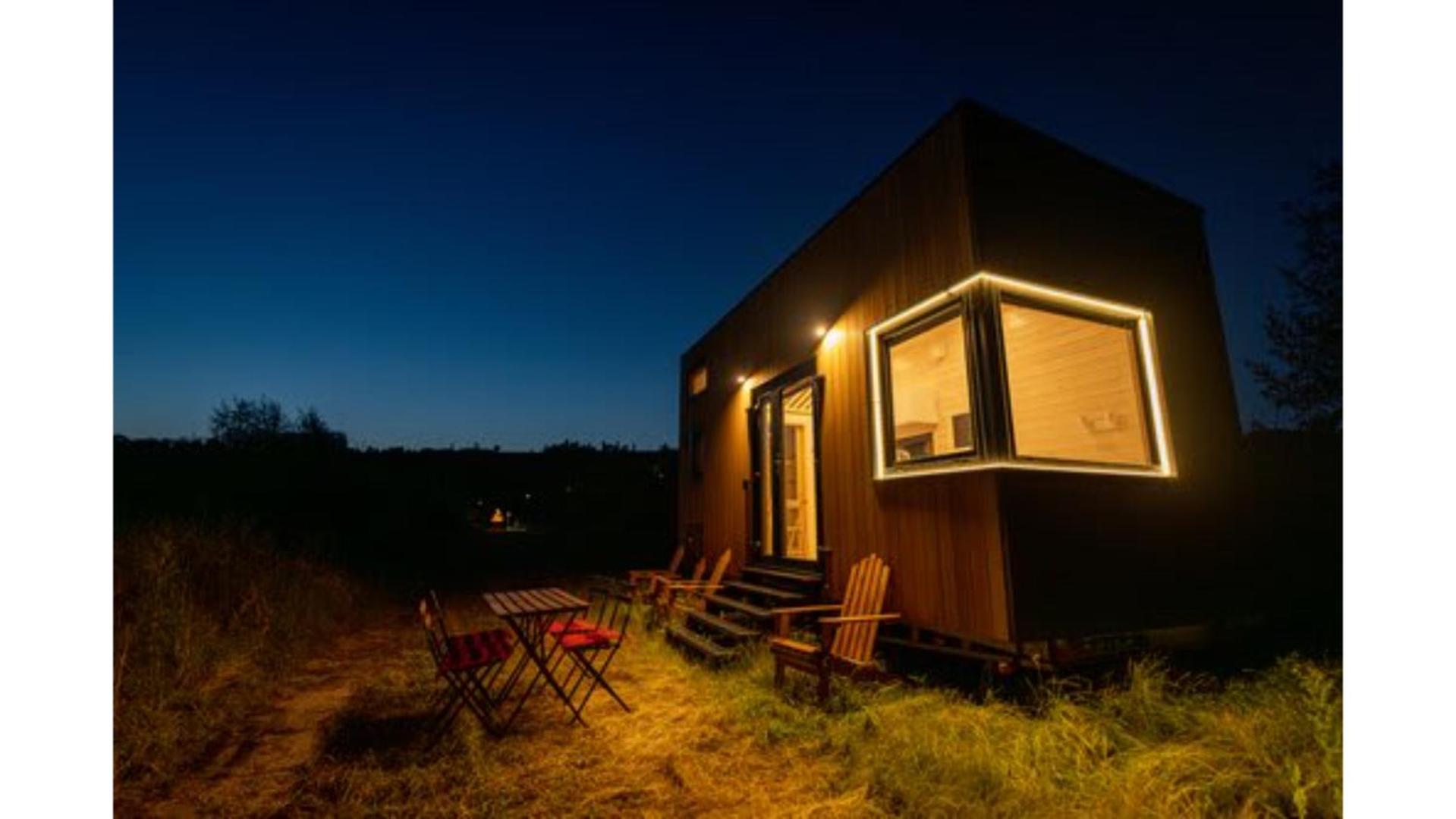 Ezy House 2 by Tiny Away