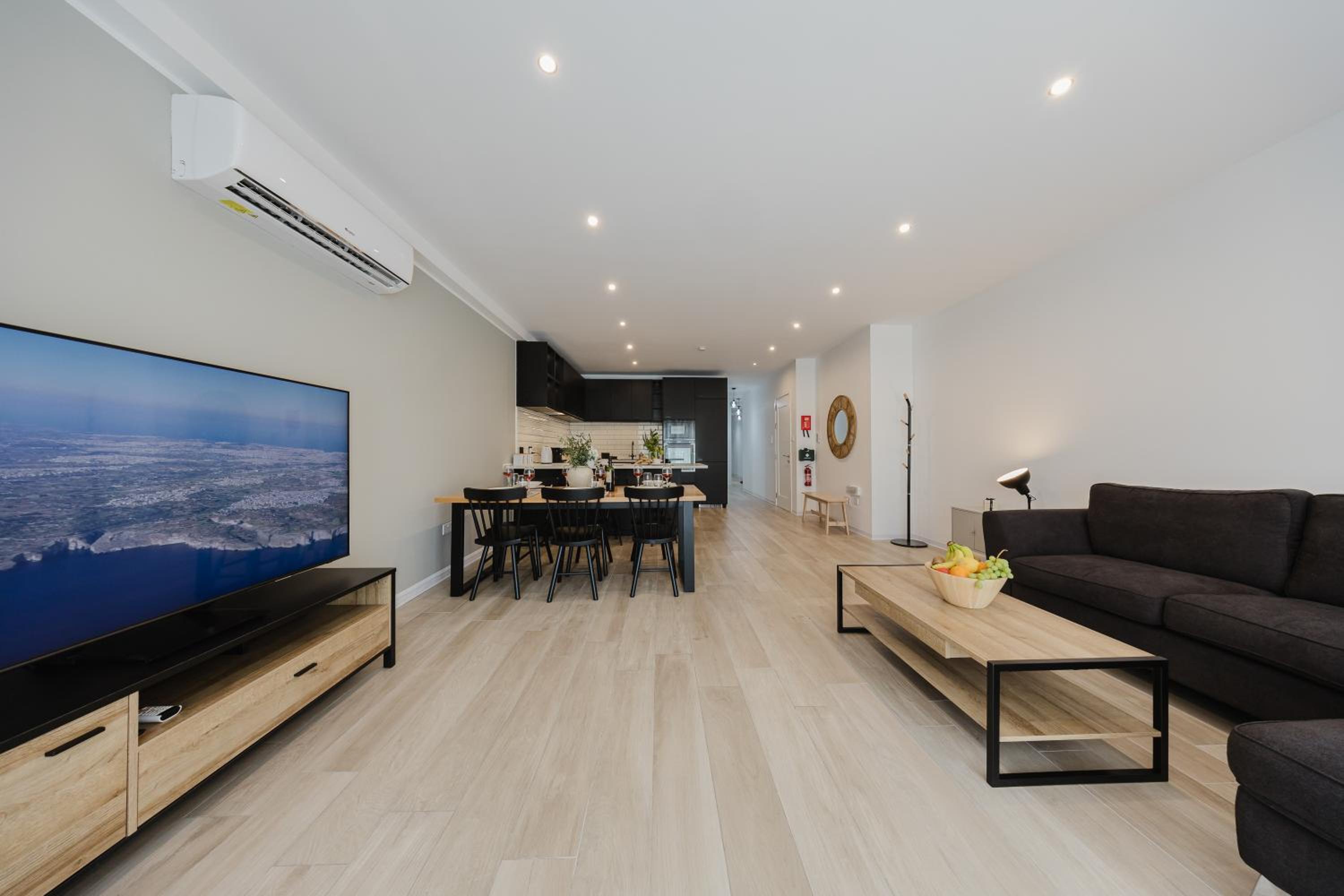 MLH village 3BED with views by Homely!