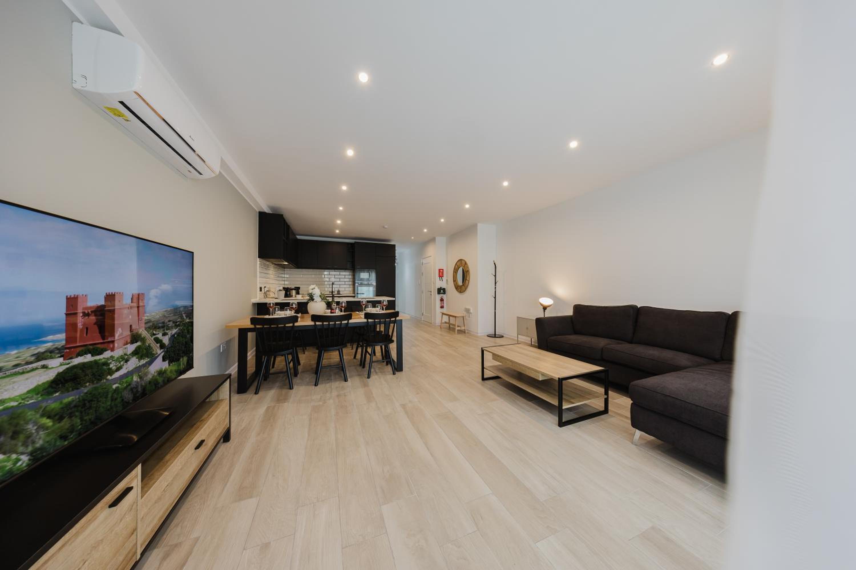 MLH village 3BED with views by Homely!
