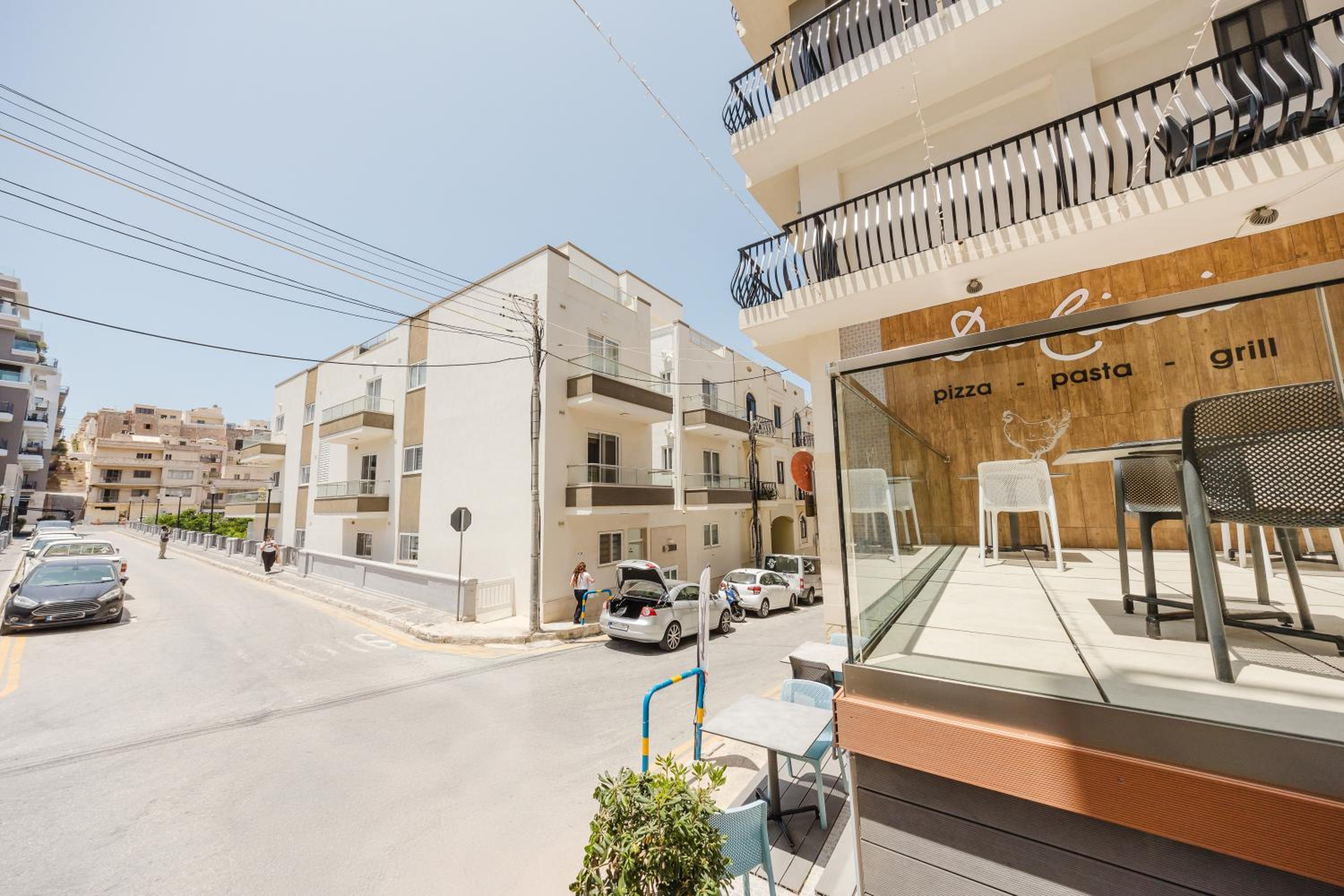 MLH village 3BED with views by Homely!