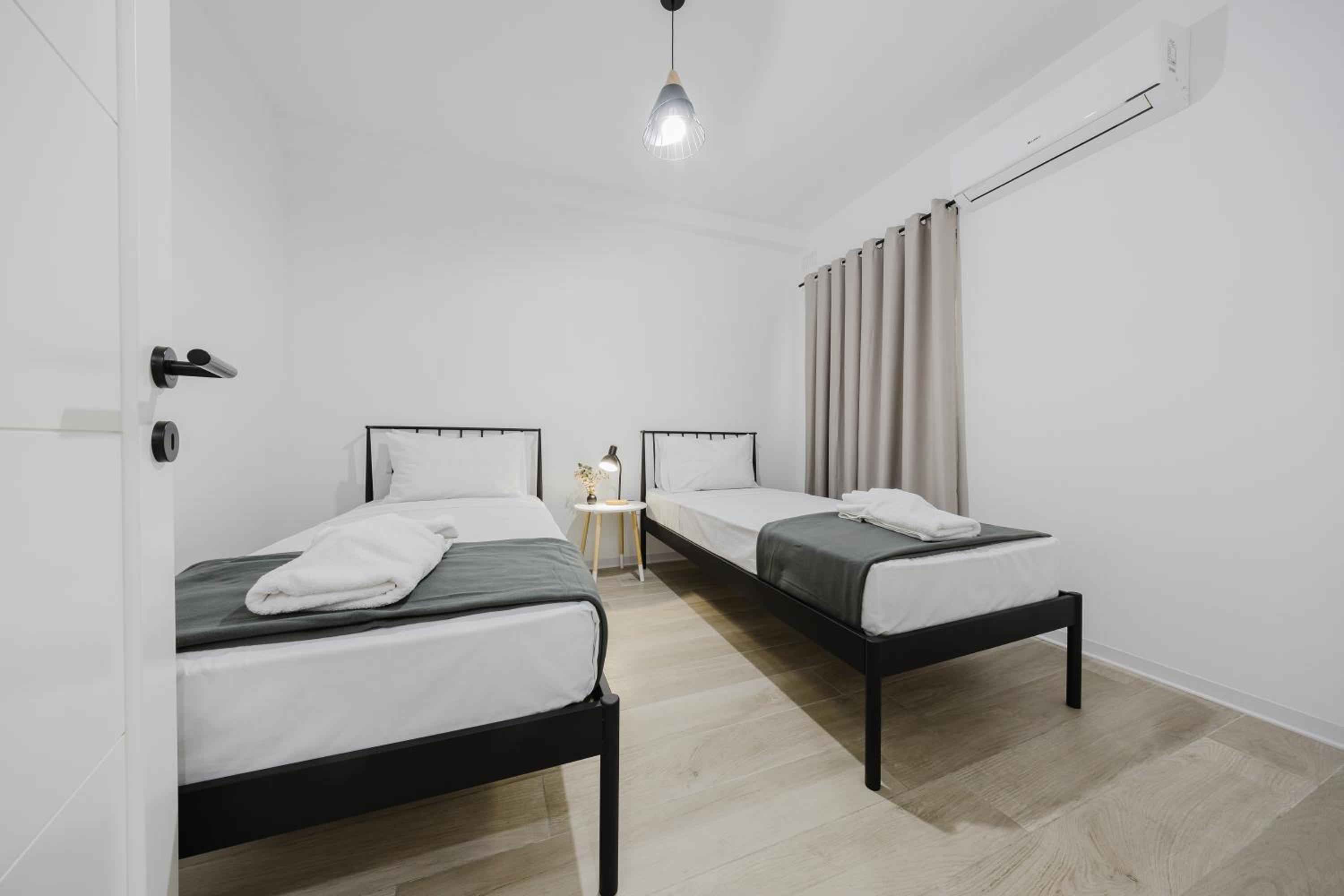 MLH village 3BED with views by Homely!