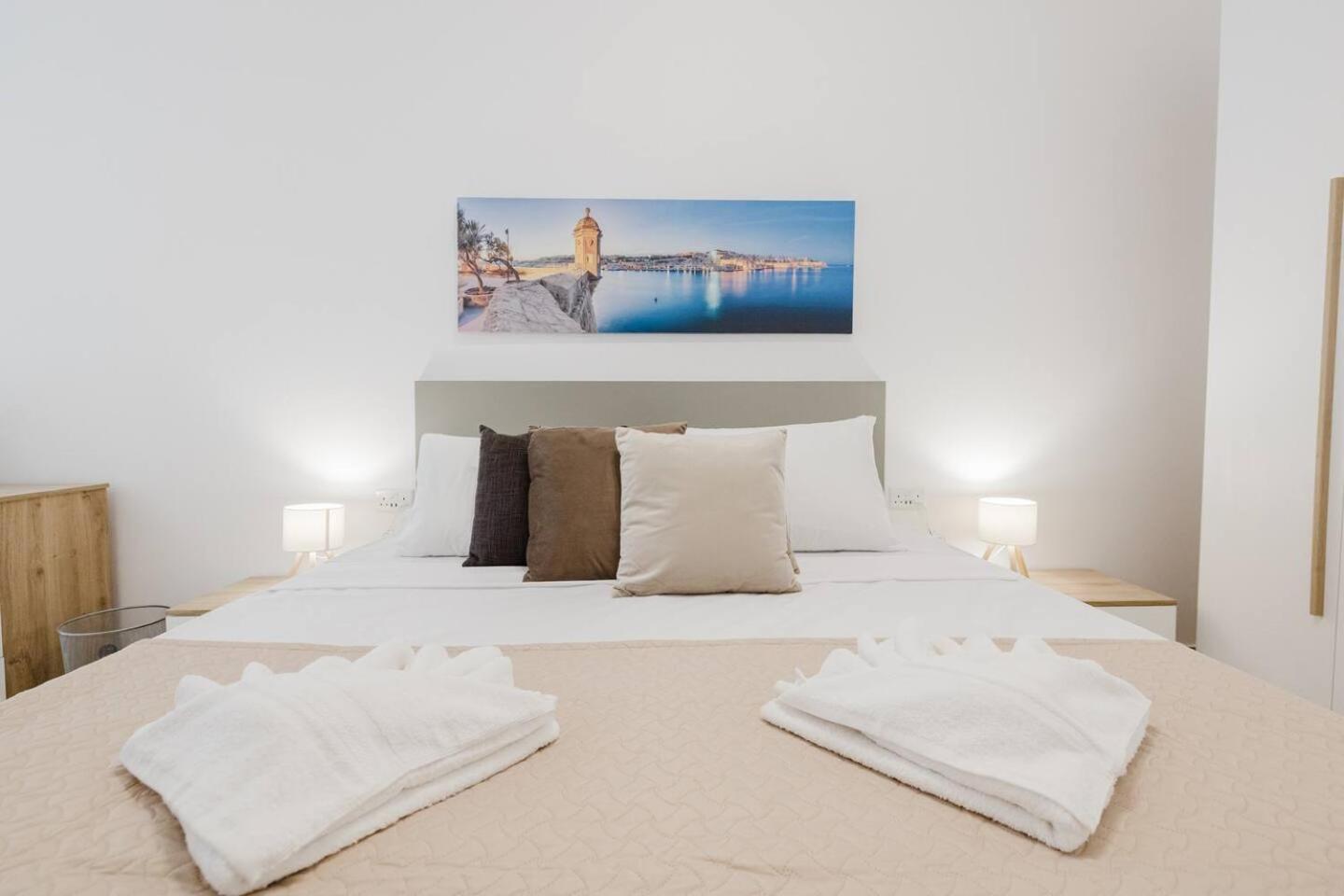 Flat 2 MLH 3BED next to city by Homely!