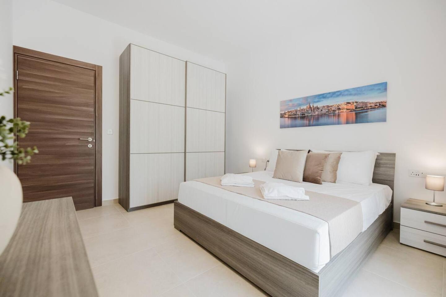 Flat 2 MLH 3BED next to city by Homely!