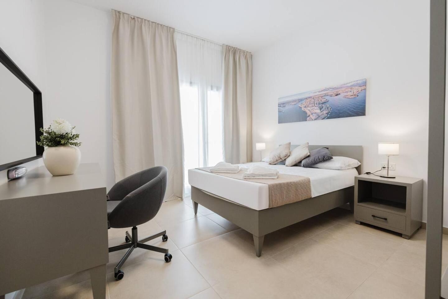 Flat 2 MLH 3BED next to city by Homely!